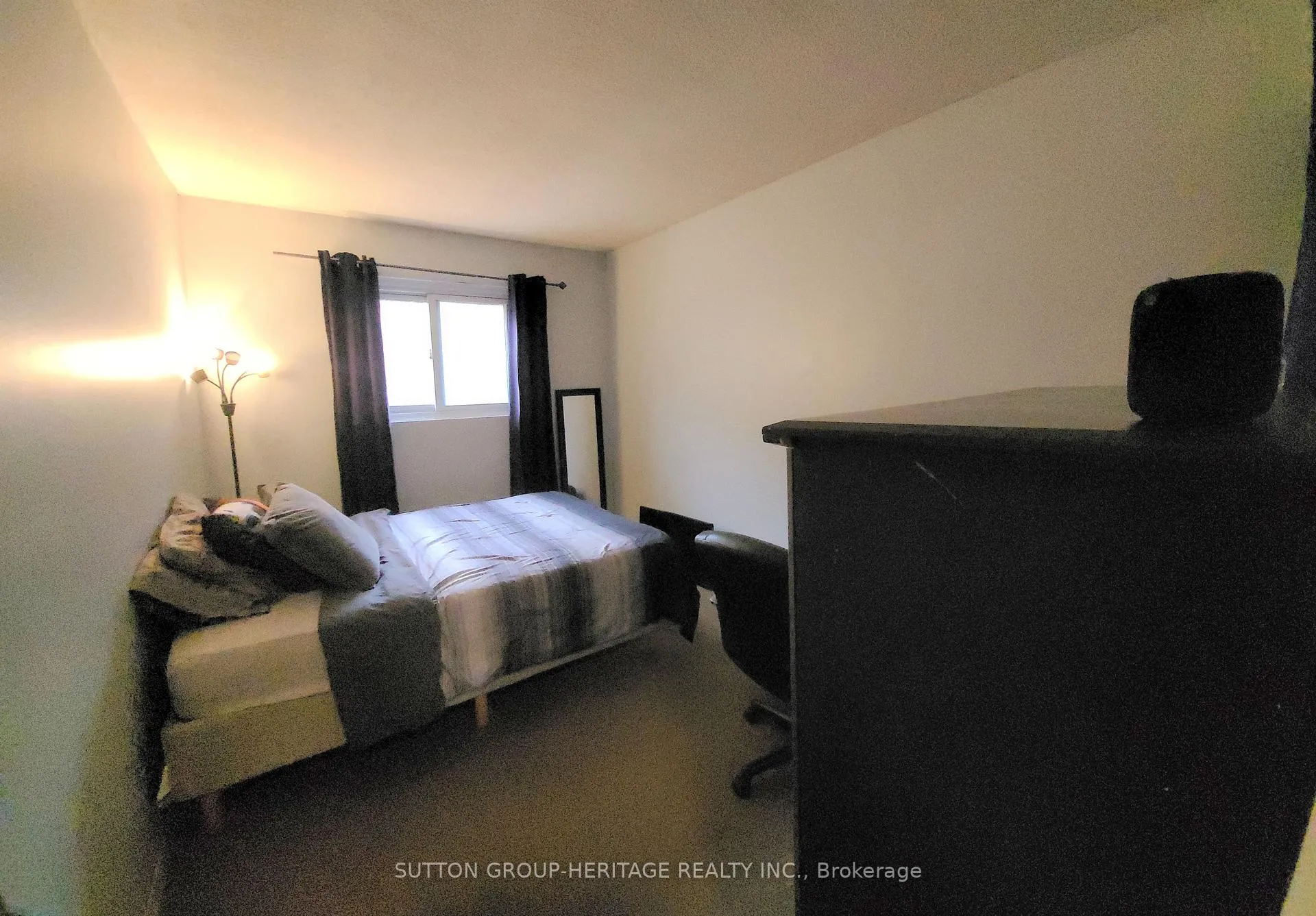 Photo 13 of 366 Calvert Court, Oshawa, Lakeview — HOMEH