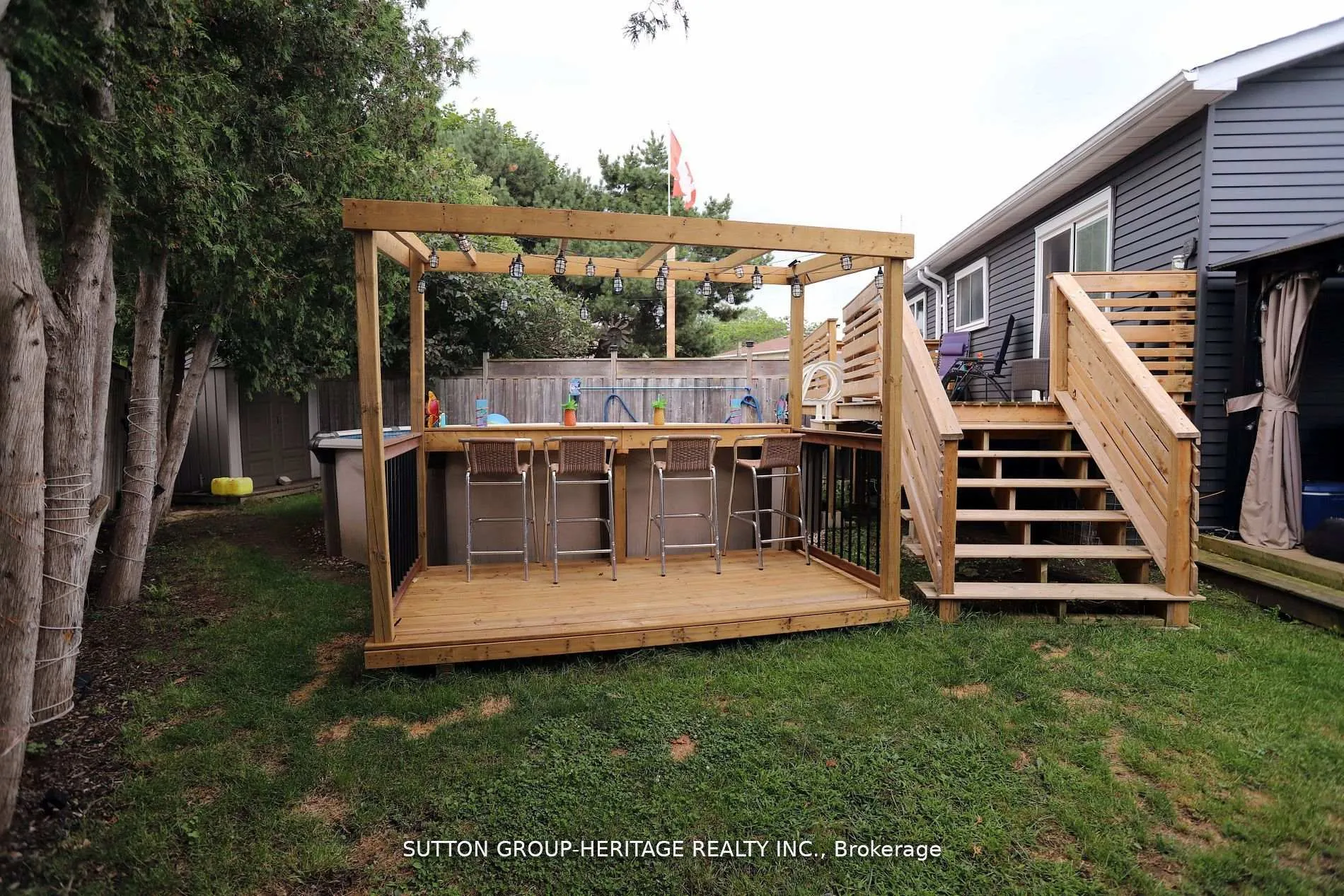 Photo 33 of 366 Calvert Court, Oshawa, Lakeview — HOMEH