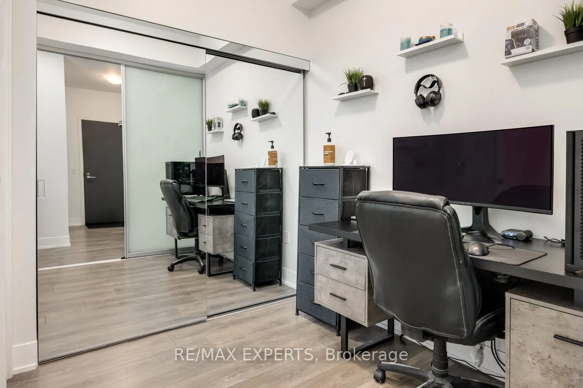 Photo 7 of Unit 3505, 2916 Highway 7, Vaughan, Concord — HOMEH