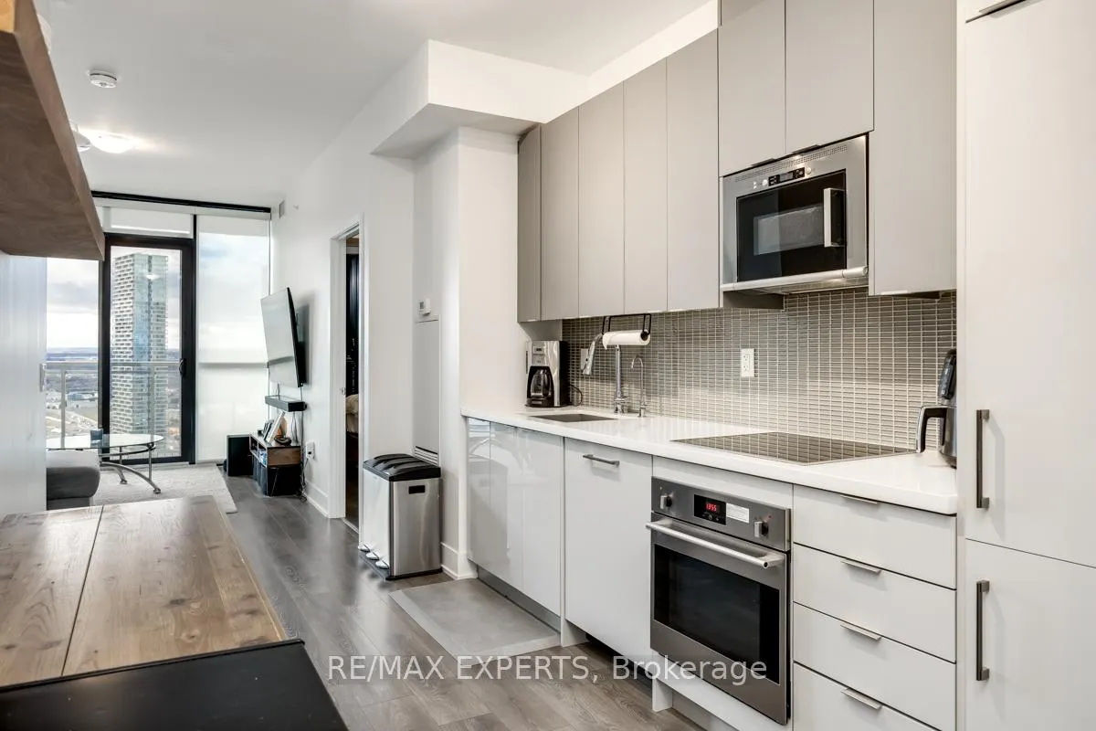 Photo 10 of Unit 3505, 2916 Highway 7, Vaughan, Concord — HOMEH