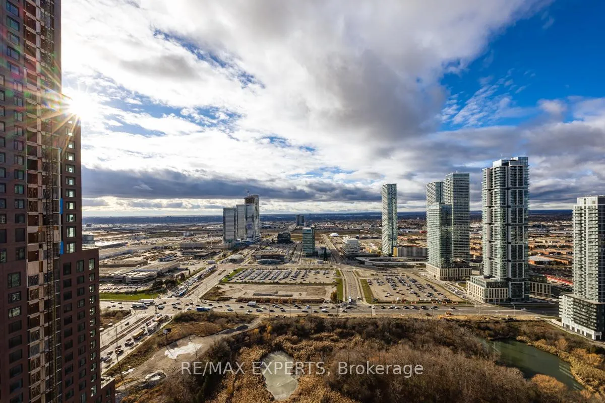 Photo 25 of Unit 3505, 2916 Highway 7, Vaughan, Concord — HOMEH