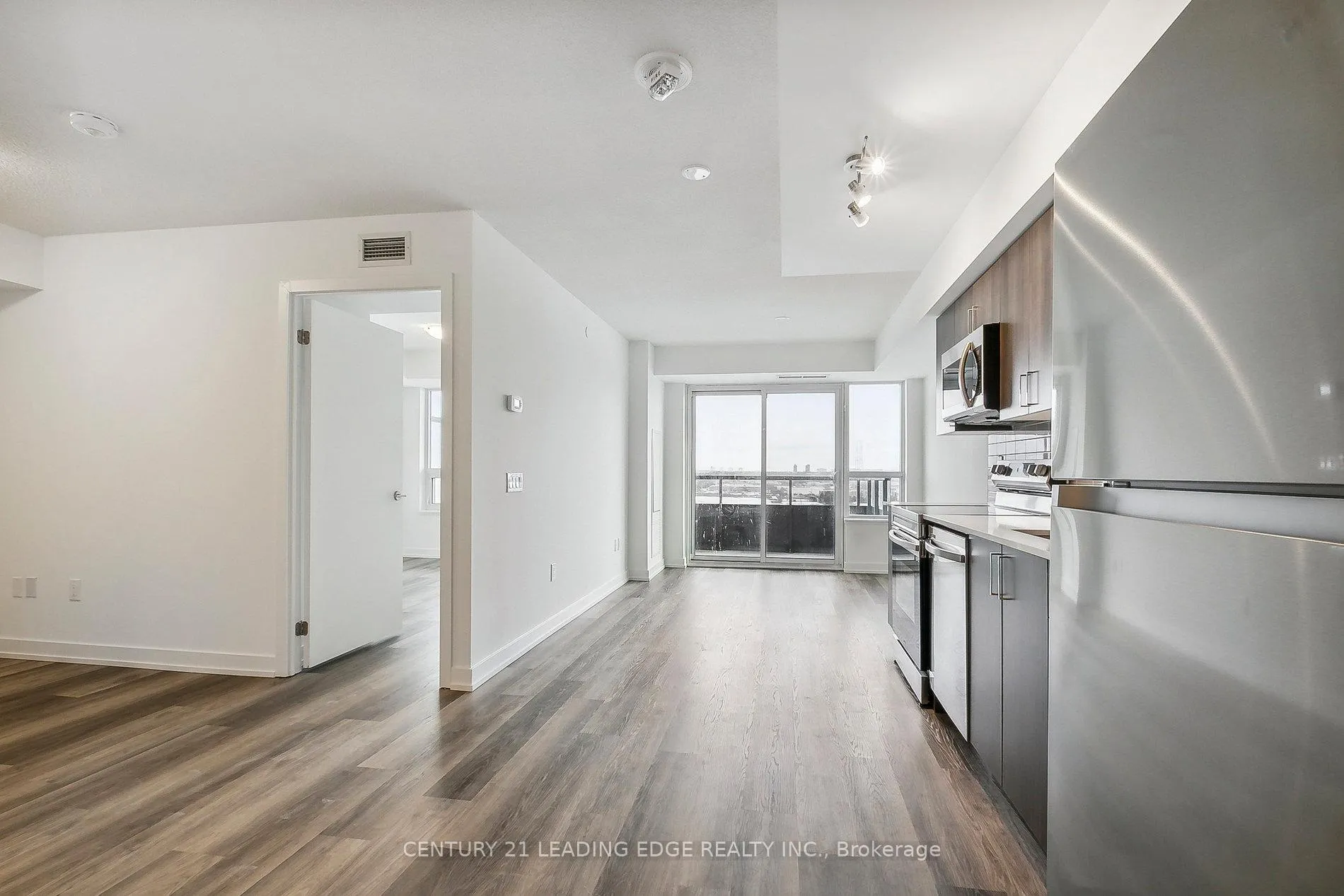 Photo 4 of Unit 1001, 1455 Celebration Drive, Pickering, Bay Ridges — HOMEH