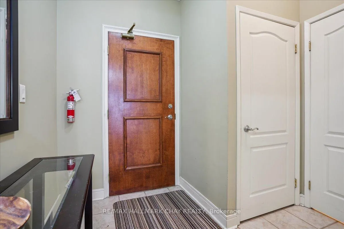 Photo 10 of Unit 1507, 2 Toronto Street, Barrie, Lakeshore — HOMEH