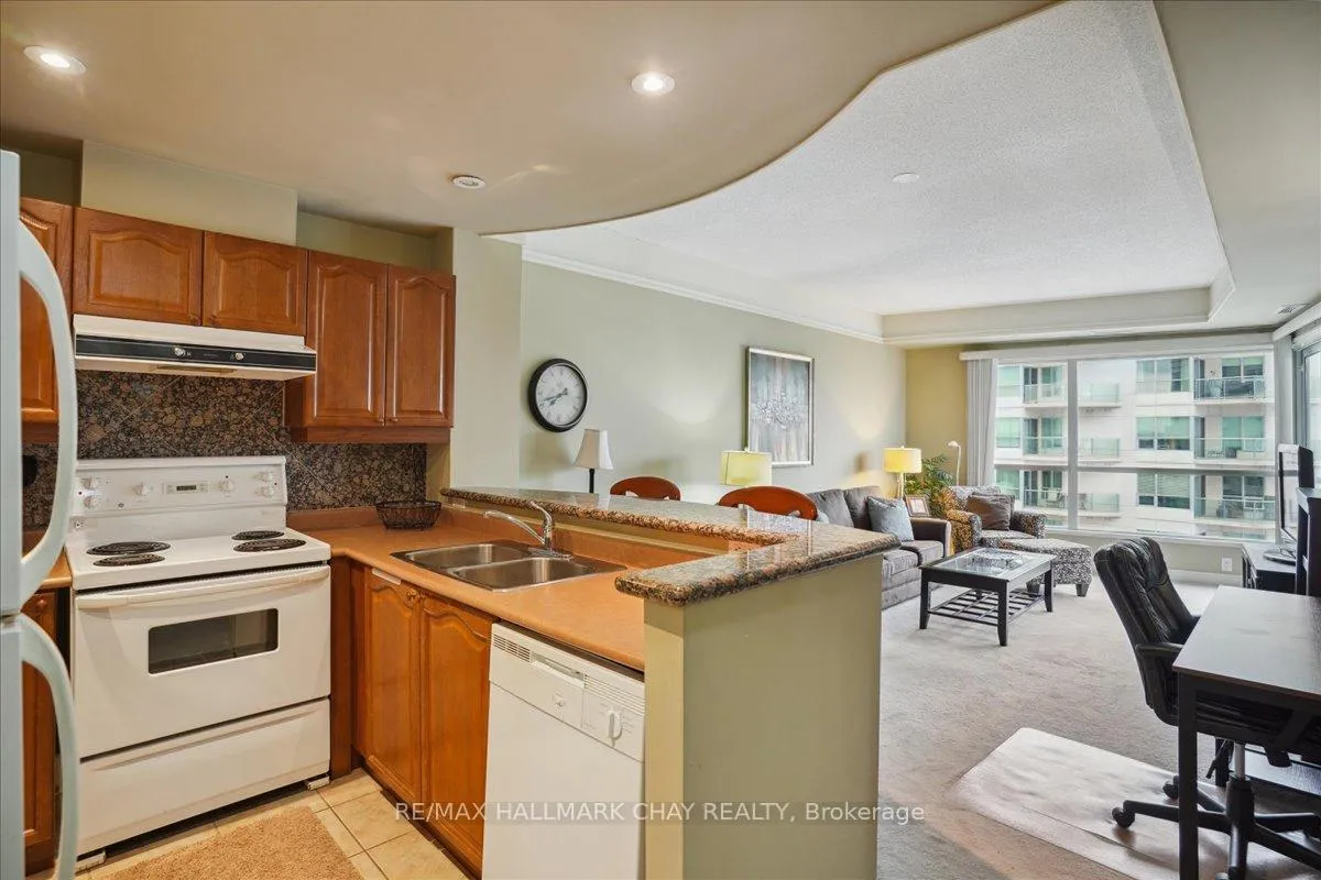 Photo 13 of Unit 1507, 2 Toronto Street, Barrie, Lakeshore — HOMEH