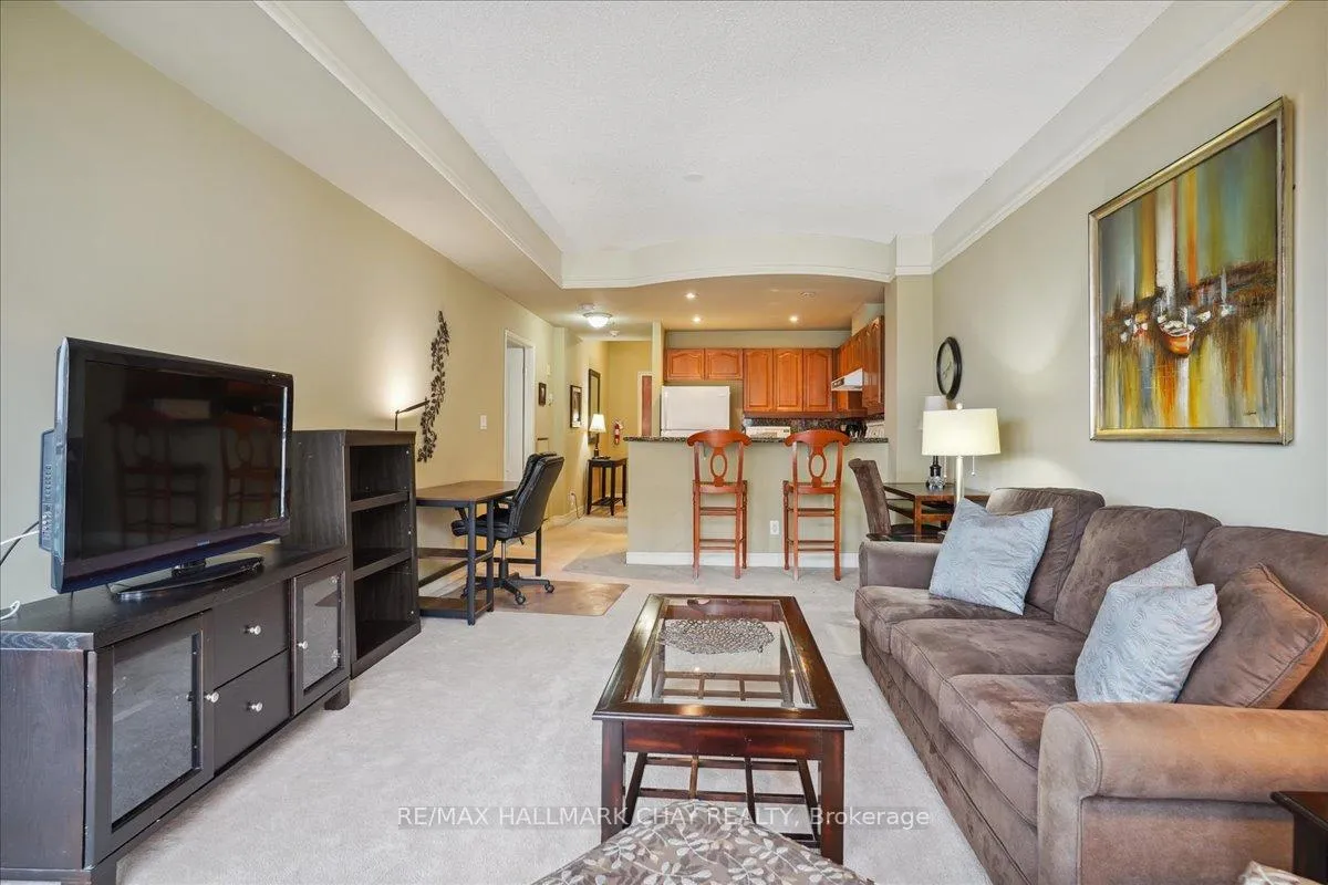 Photo 19 of Unit 1507, 2 Toronto Street, Barrie, Lakeshore — HOMEH