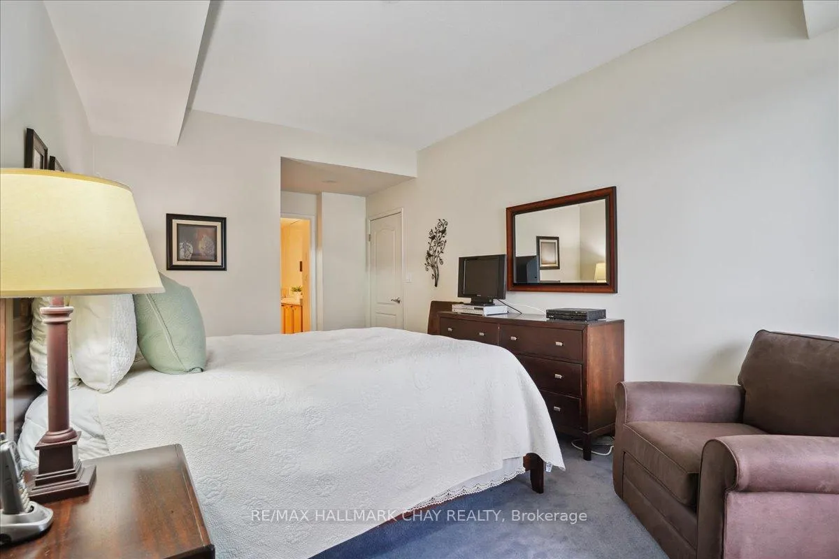 Photo 25 of Unit 1507, 2 Toronto Street, Barrie, Lakeshore — HOMEH