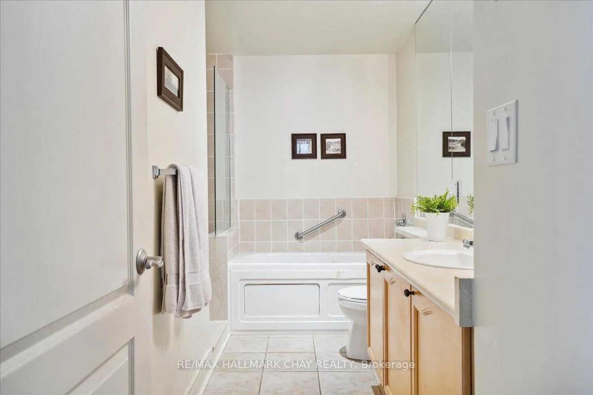Photo 29 of Unit 1507, 2 Toronto Street, Barrie, Lakeshore — HOMEH