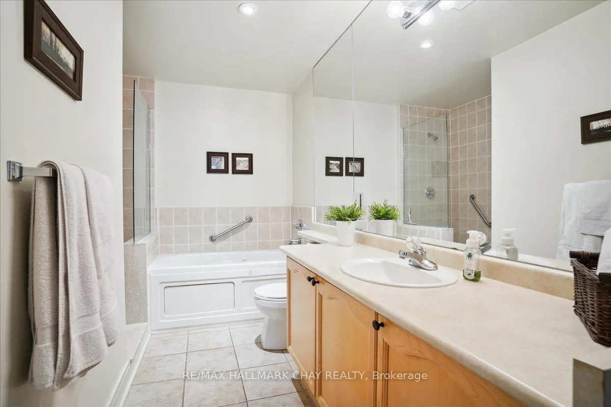 Photo 30 of Unit 1507, 2 Toronto Street, Barrie, Lakeshore — HOMEH