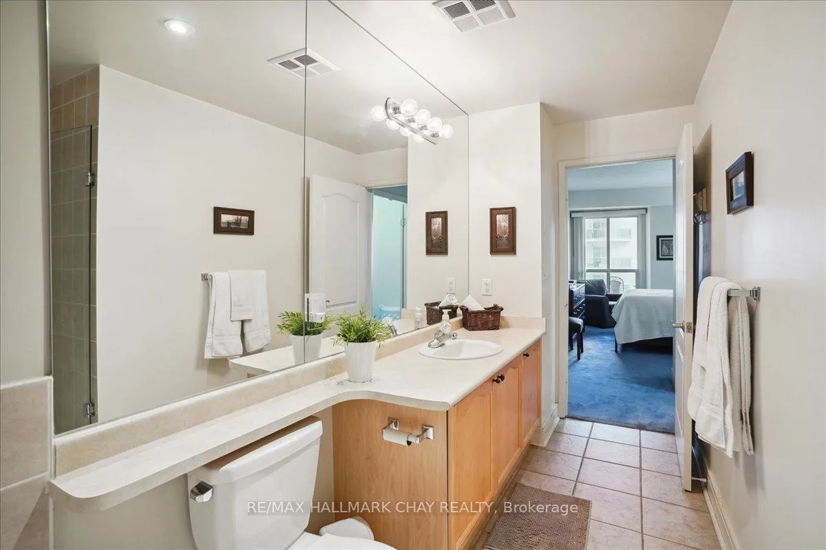 Photo 32 of Unit 1507, 2 Toronto Street, Barrie, Lakeshore — HOMEH