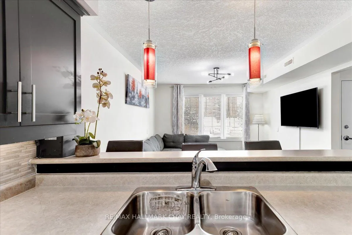 Photo 8 of Unit 1, 57 Ferndale Drive S, Barrie, Ardagh — HOMEH