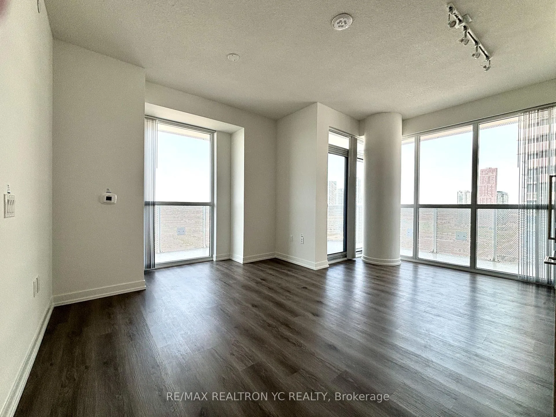 Photo 2 of Unit 2612, 225 Commerce Street, Vaughan, Vaughan Corporate Centre — HOMEH