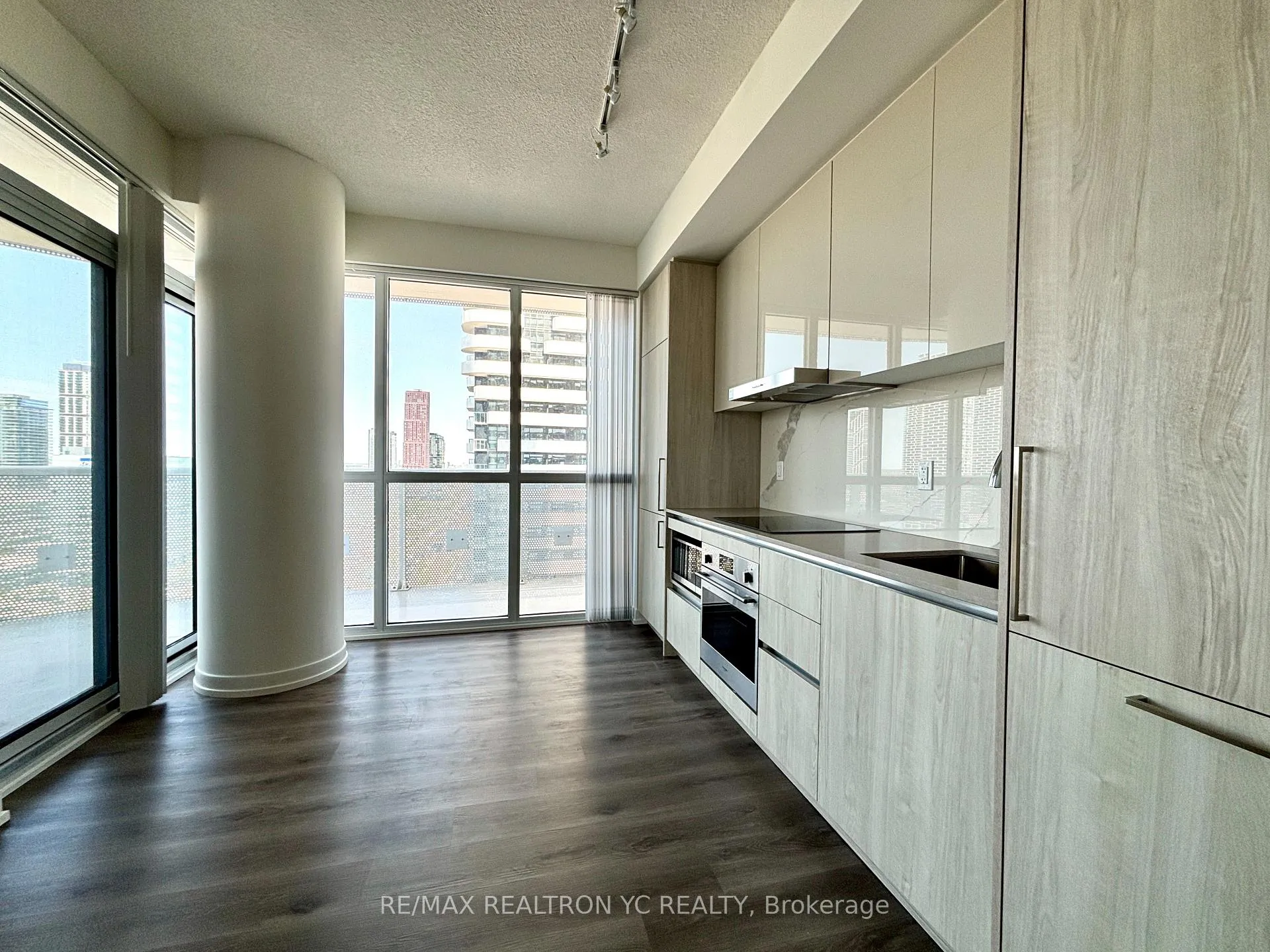 Photo 3 of Unit 2612, 225 Commerce Street, Vaughan, Vaughan Corporate Centre — HOMEH