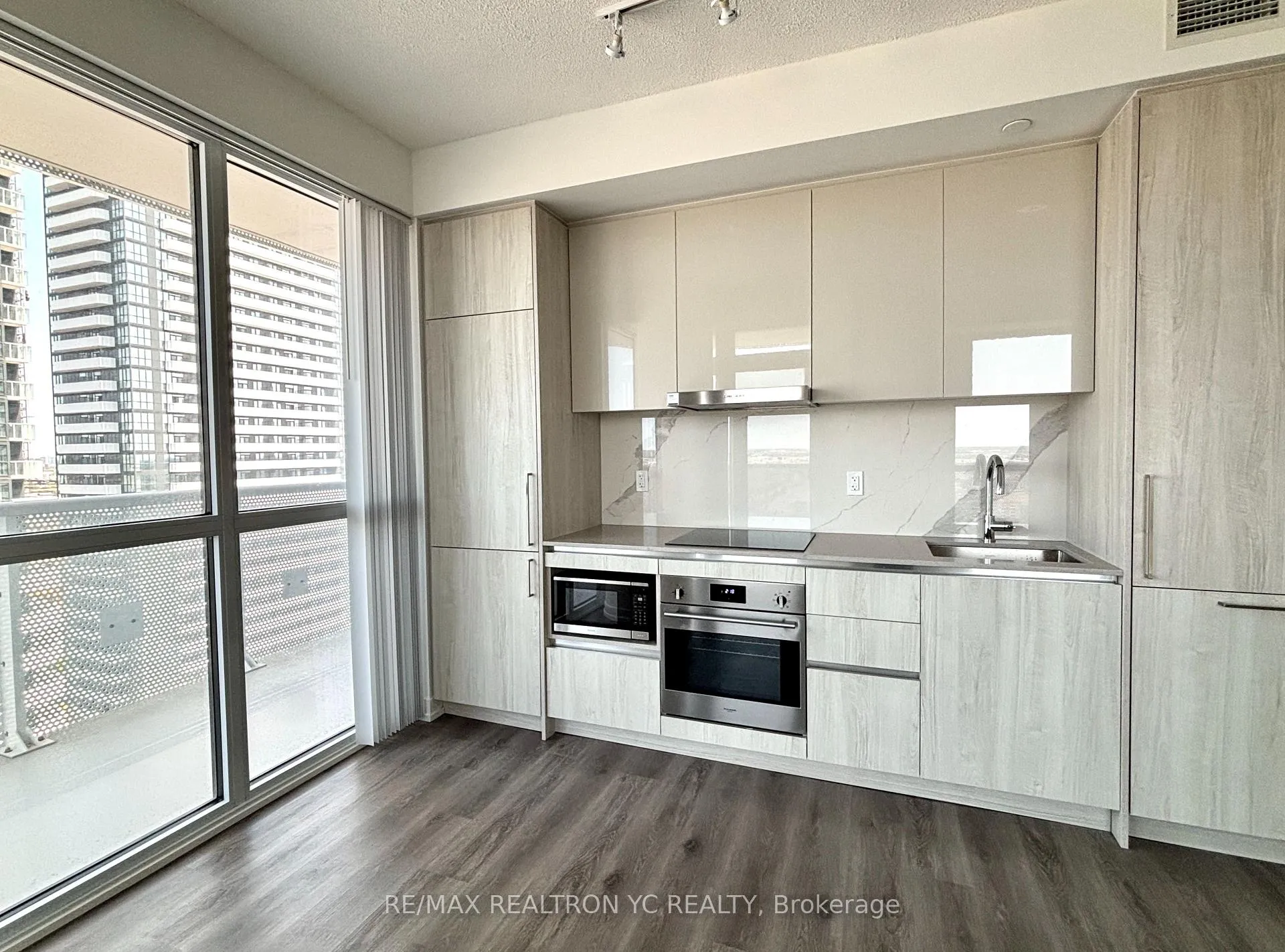Photo 4 of Unit 2612, 225 Commerce Street, Vaughan, Vaughan Corporate Centre — HOMEH