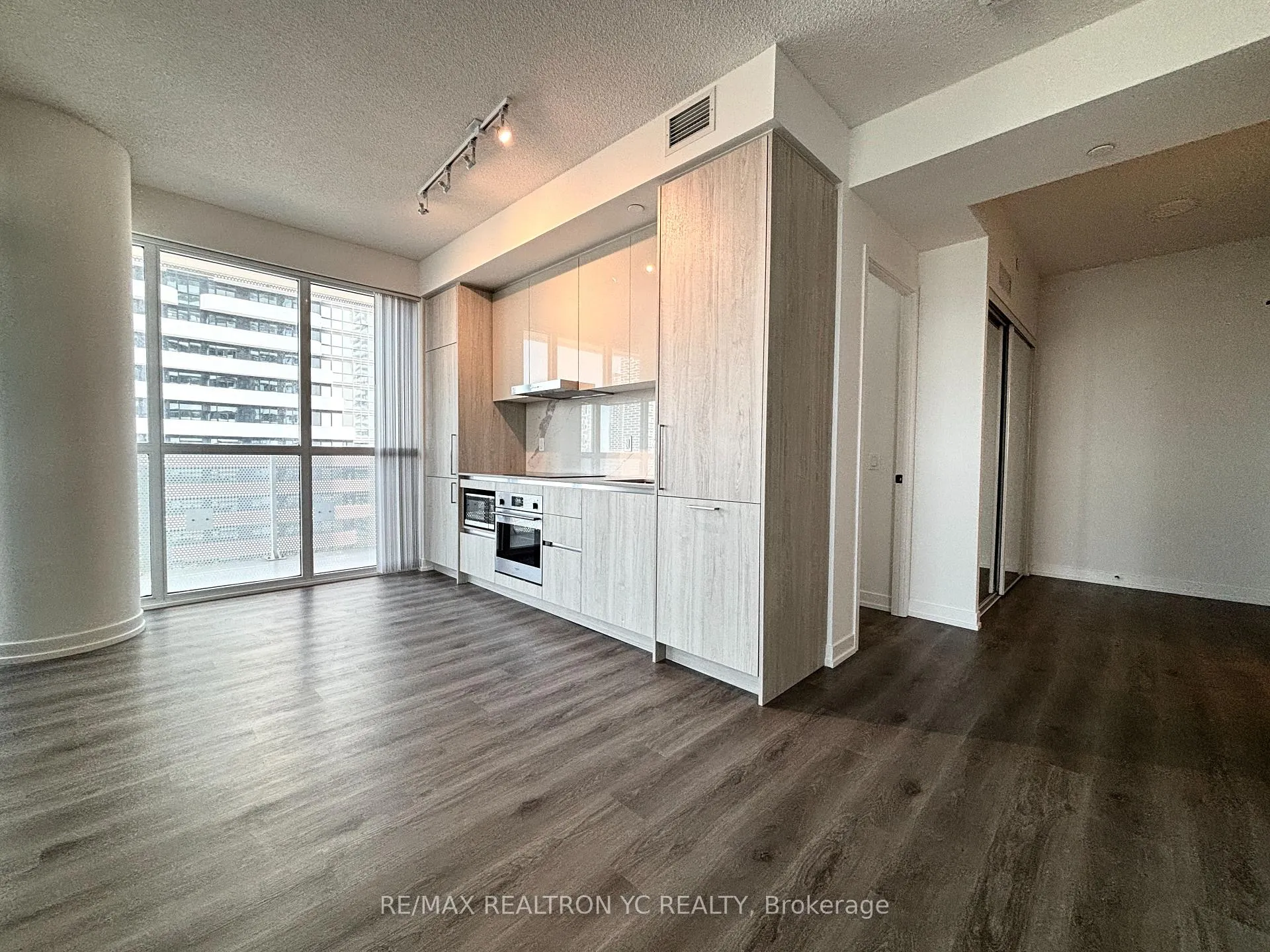 Photo 6 of Unit 2612, 225 Commerce Street, Vaughan, Vaughan Corporate Centre — HOMEH