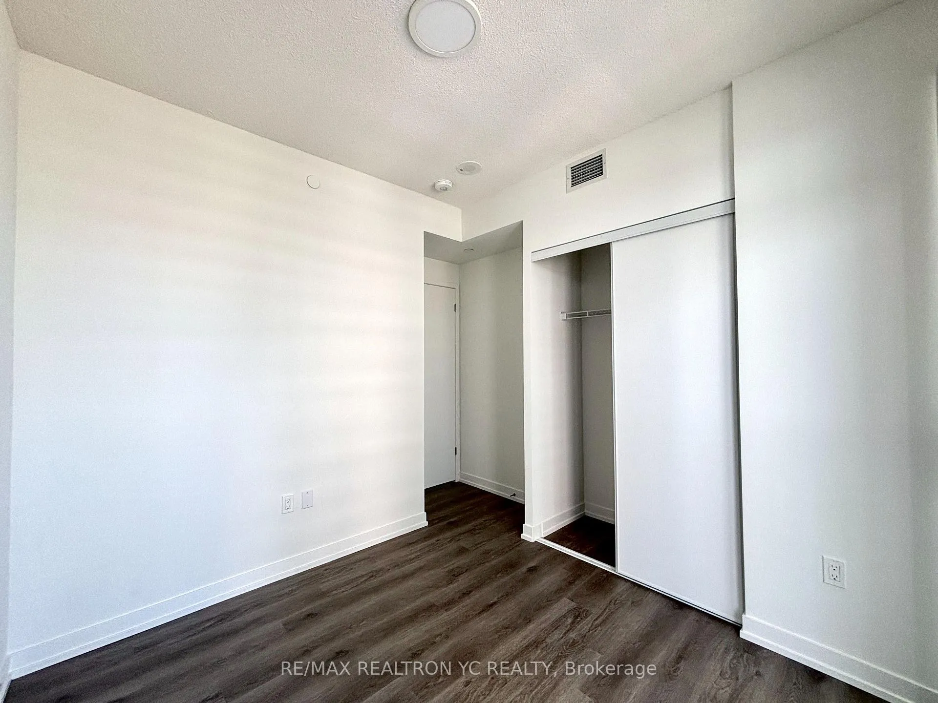 Photo 11 of Unit 2612, 225 Commerce Street, Vaughan, Vaughan Corporate Centre — HOMEH