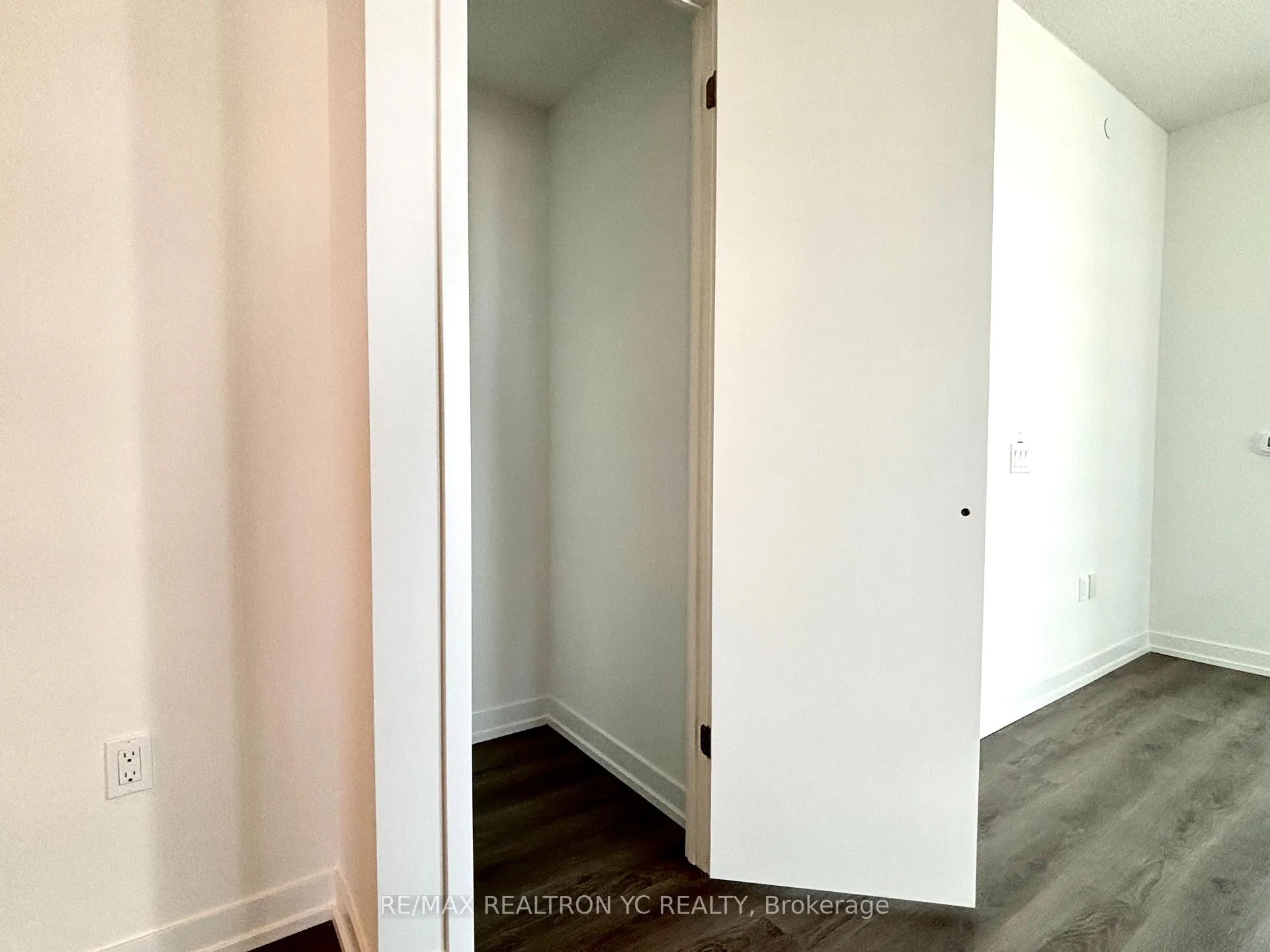 Photo 14 of Unit 2612, 225 Commerce Street, Vaughan, Vaughan Corporate Centre — HOMEH