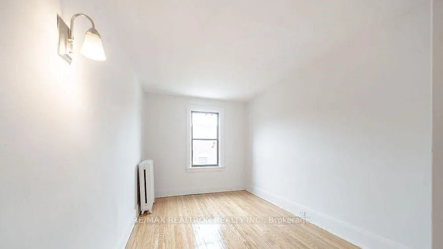 Photo 2 of Unit 35, 4 Kingston Road, Toronto, Woodbine Corridor — HOMEH