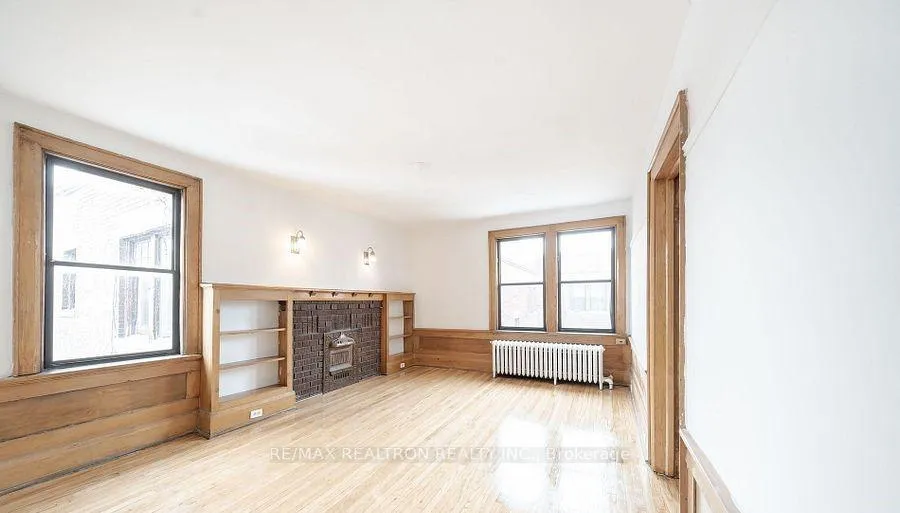 Photo 4 of Unit 35, 4 Kingston Road, Toronto, Woodbine Corridor — HOMEH