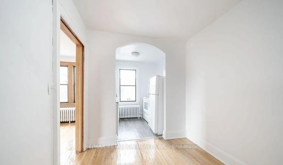 Photo 5 of Unit 35, 4 Kingston Road, Toronto, Woodbine Corridor — HOMEH