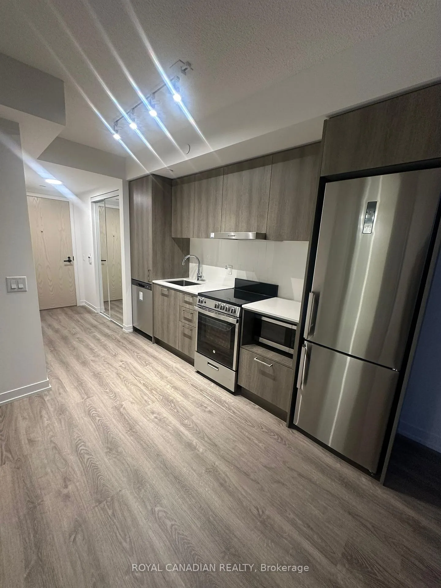 Photo 3 of Unit 1017, 195 Commerce Street S, Vaughan, Vaughan Corporate Centre — HOMEH