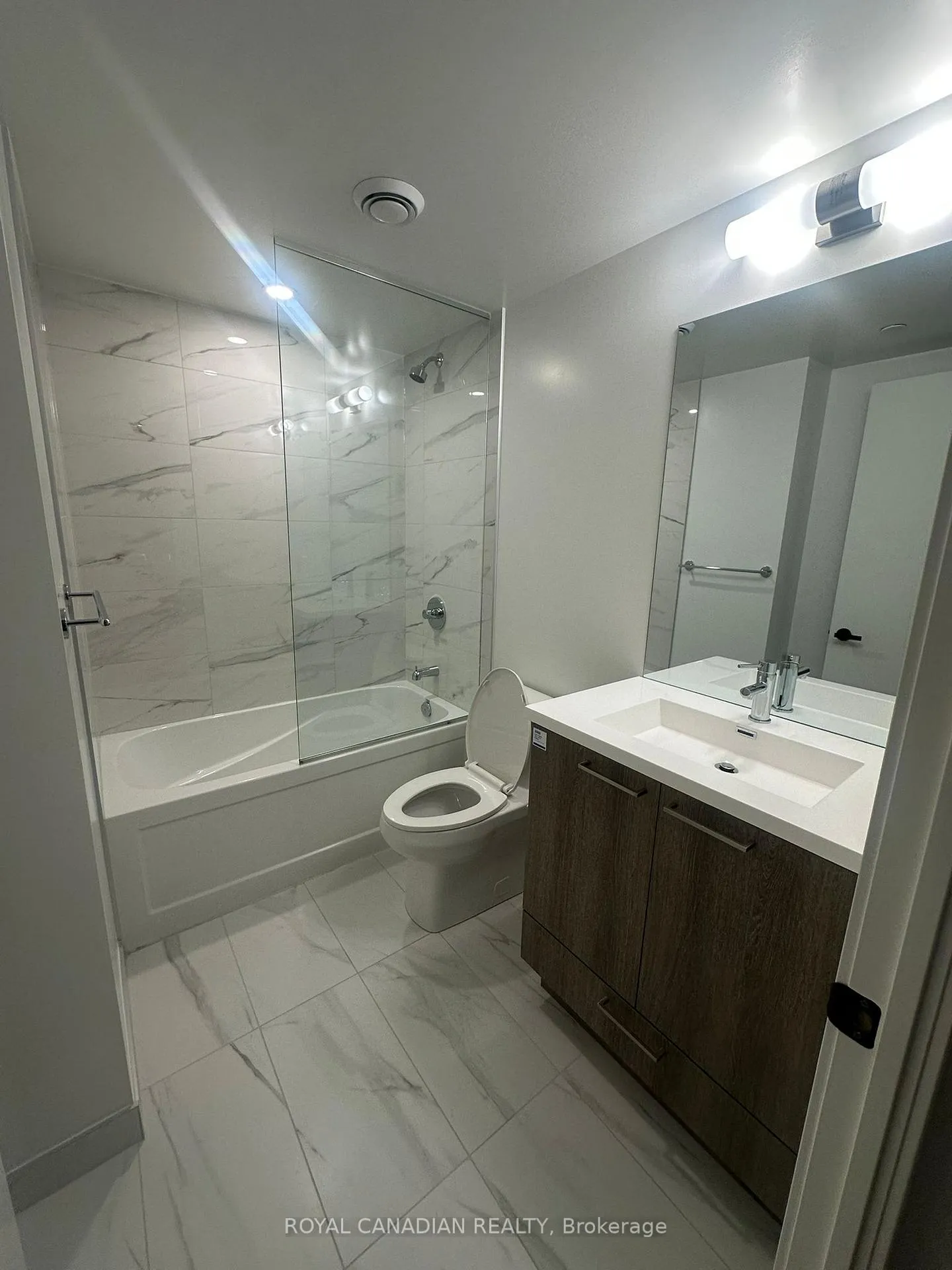 Photo 10 of Unit 1017, 195 Commerce Street S, Vaughan, Vaughan Corporate Centre — HOMEH