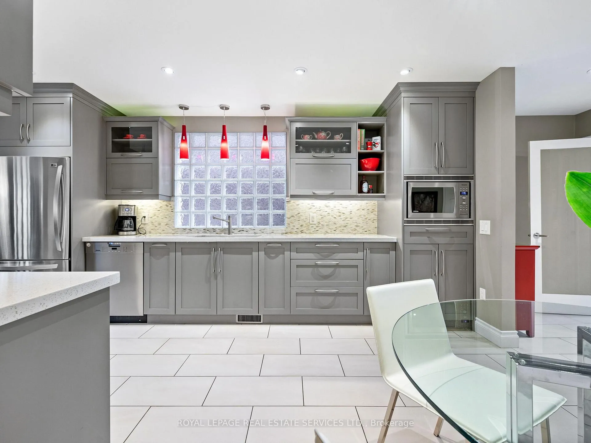 Photo 14 of 29 Bayhampton Crescent, Vaughan, Brownridge — HOMEH