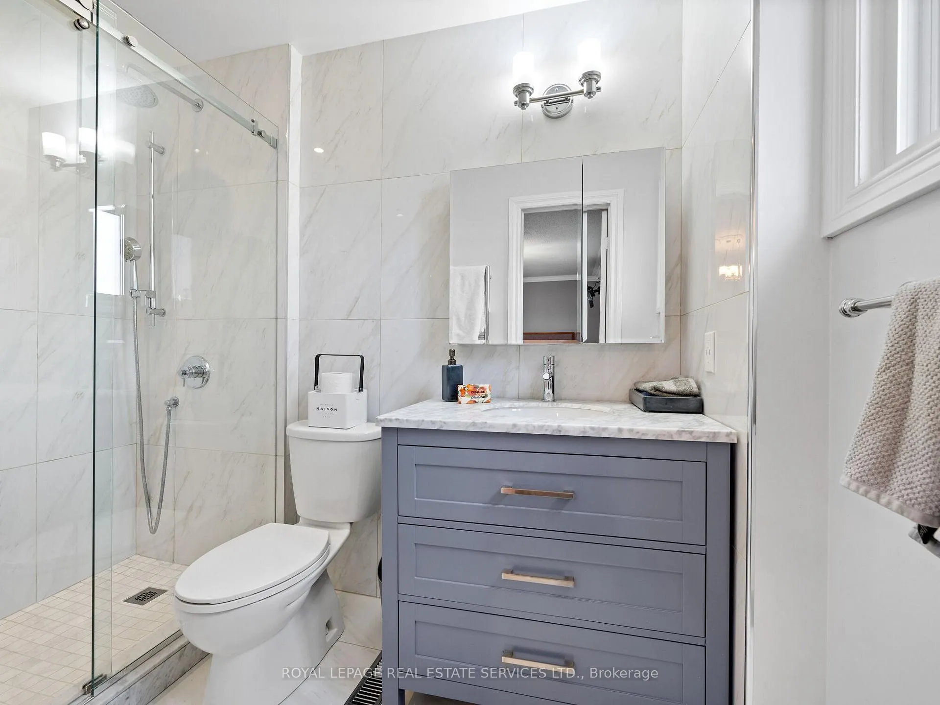 Photo 24 of 29 Bayhampton Crescent, Vaughan, Brownridge — HOMEH