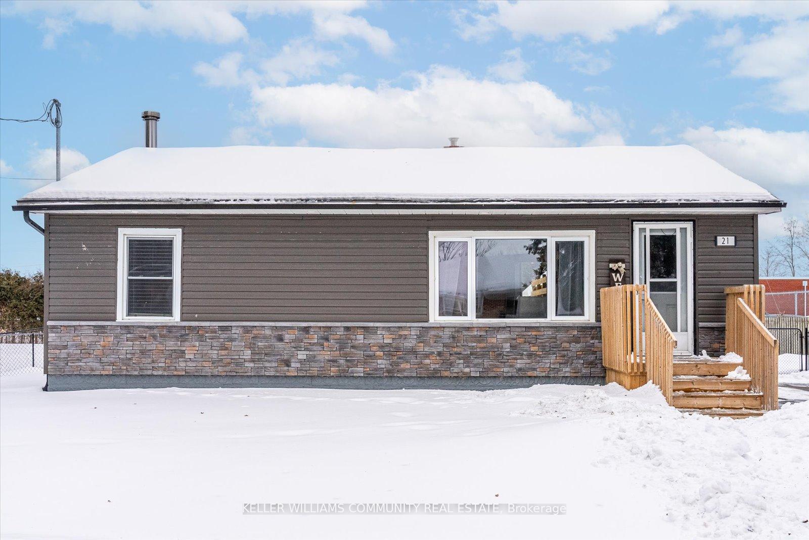 Photo 2 of 21 White Street, Cobourg — HOMEH