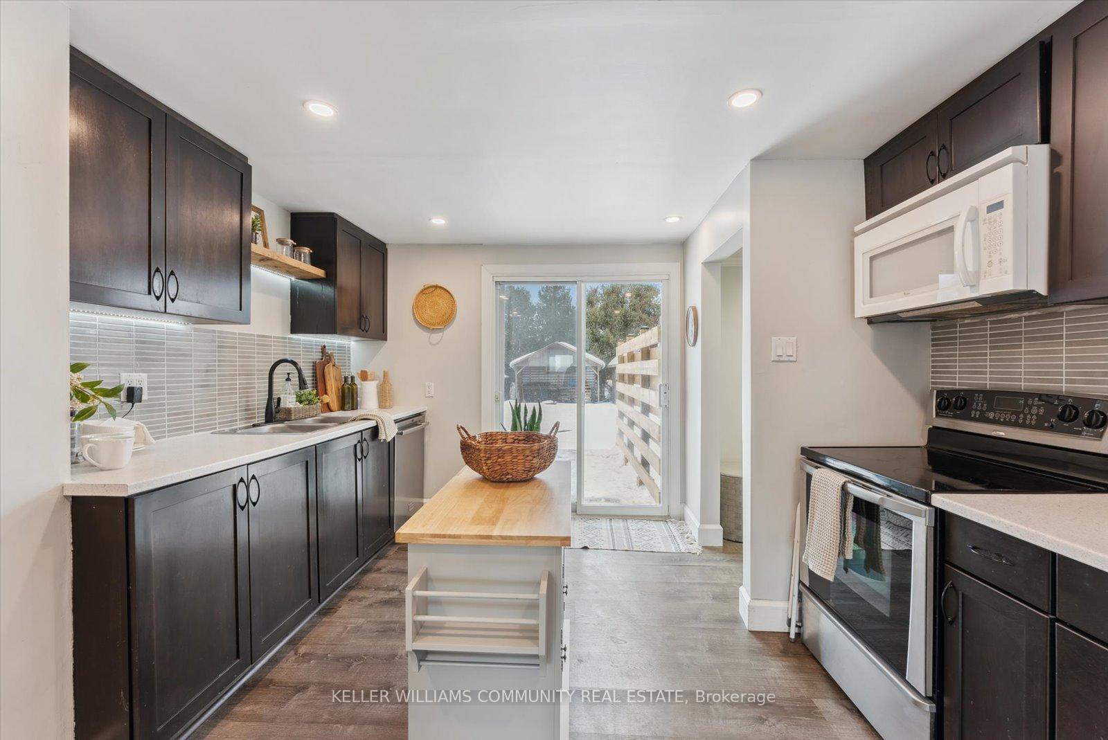 Photo 3 of 21 White Street, Cobourg — HOMEH
