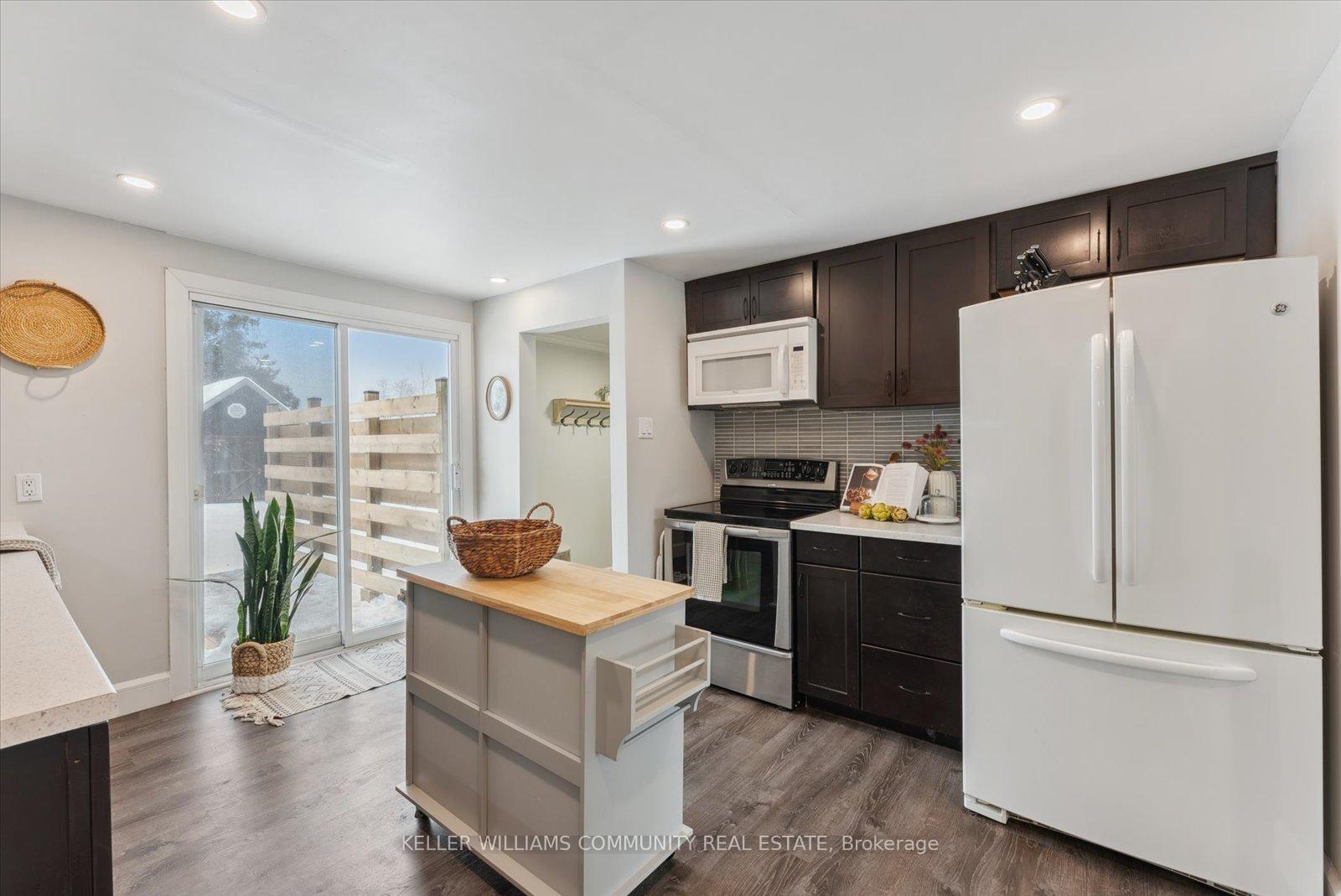 Photo 4 of 21 White Street, Cobourg — HOMEH