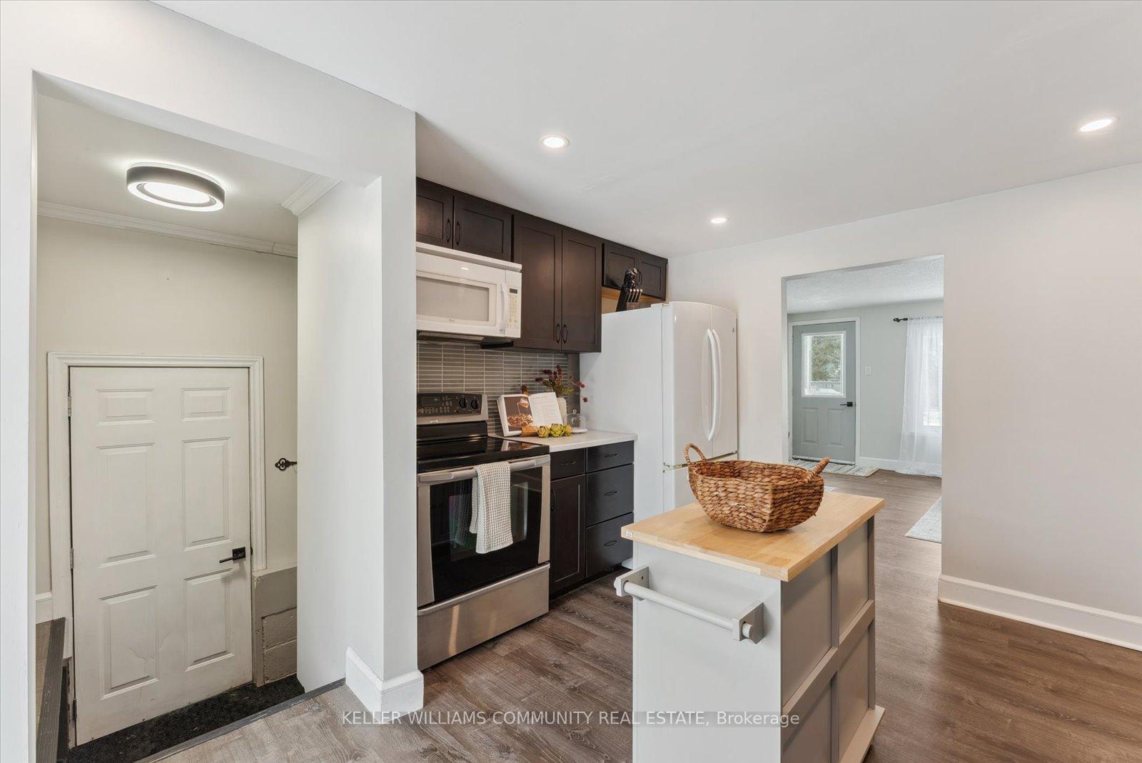 Photo 16 of 21 White Street, Cobourg — HOMEH