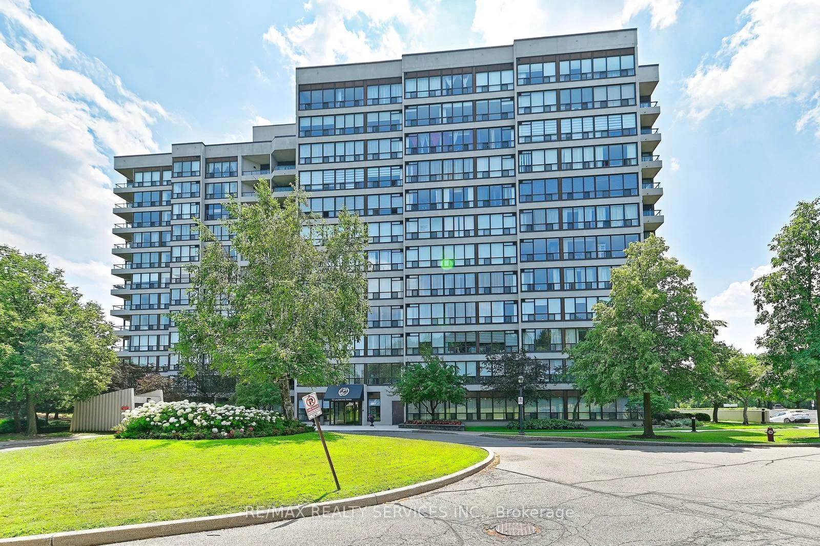 Front of Unit 611, 12 Laurelcrest Street