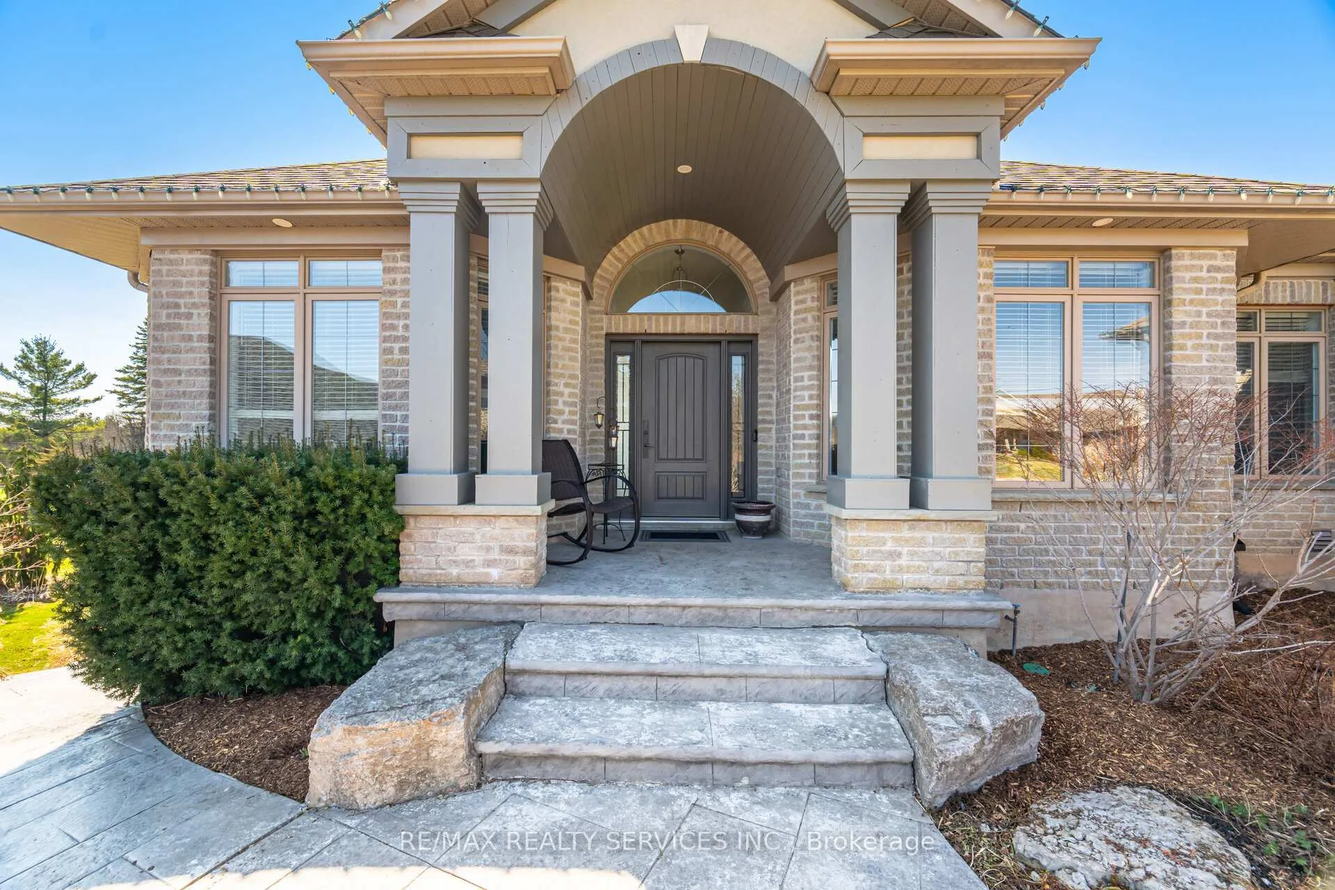 Photo 7 of 34 Isabella Street, Caledon, Rural Caledon — HOMEH