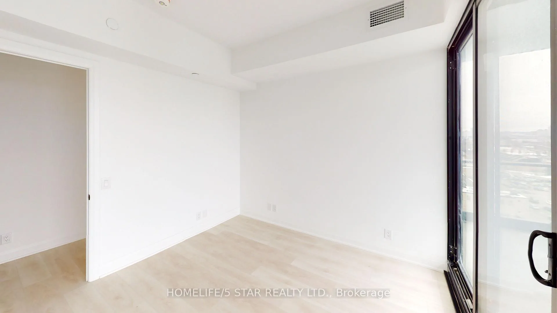 Photo 11 of Unit 1013, 33 Frederick Todd Way, Toronto, Thorncliffe Park — HOMEH