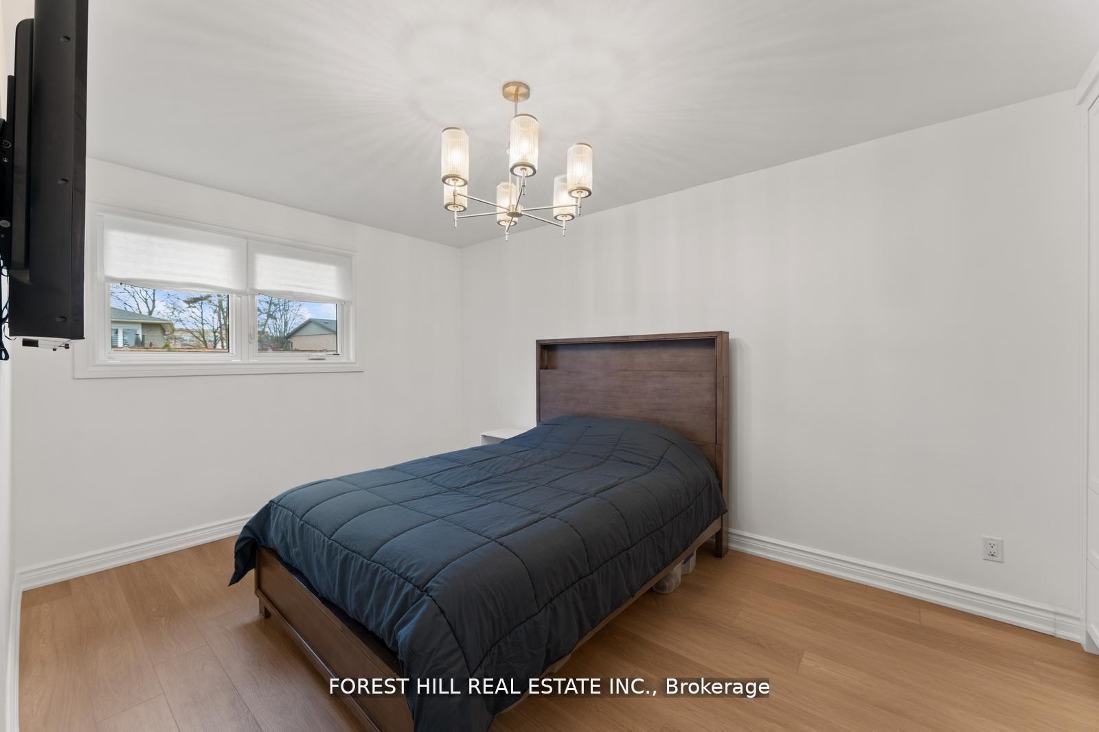 Photo 20 of 165 Kingsview Drive, Caledon, Bolton North — HOMEH