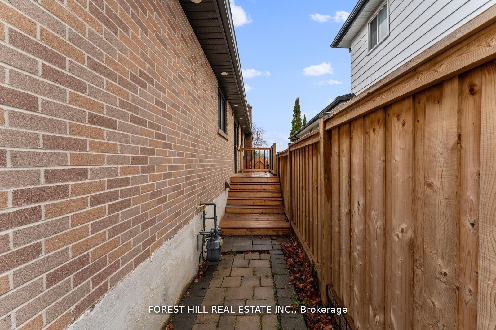 Photo 34 of 165 Kingsview Drive, Caledon, Bolton North — HOMEH