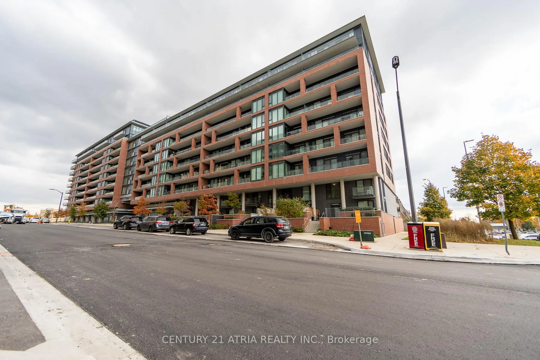 Photo 2 of Unit 532, 99 Eagle Rock Way, Vaughan, Maple — HOMEH
