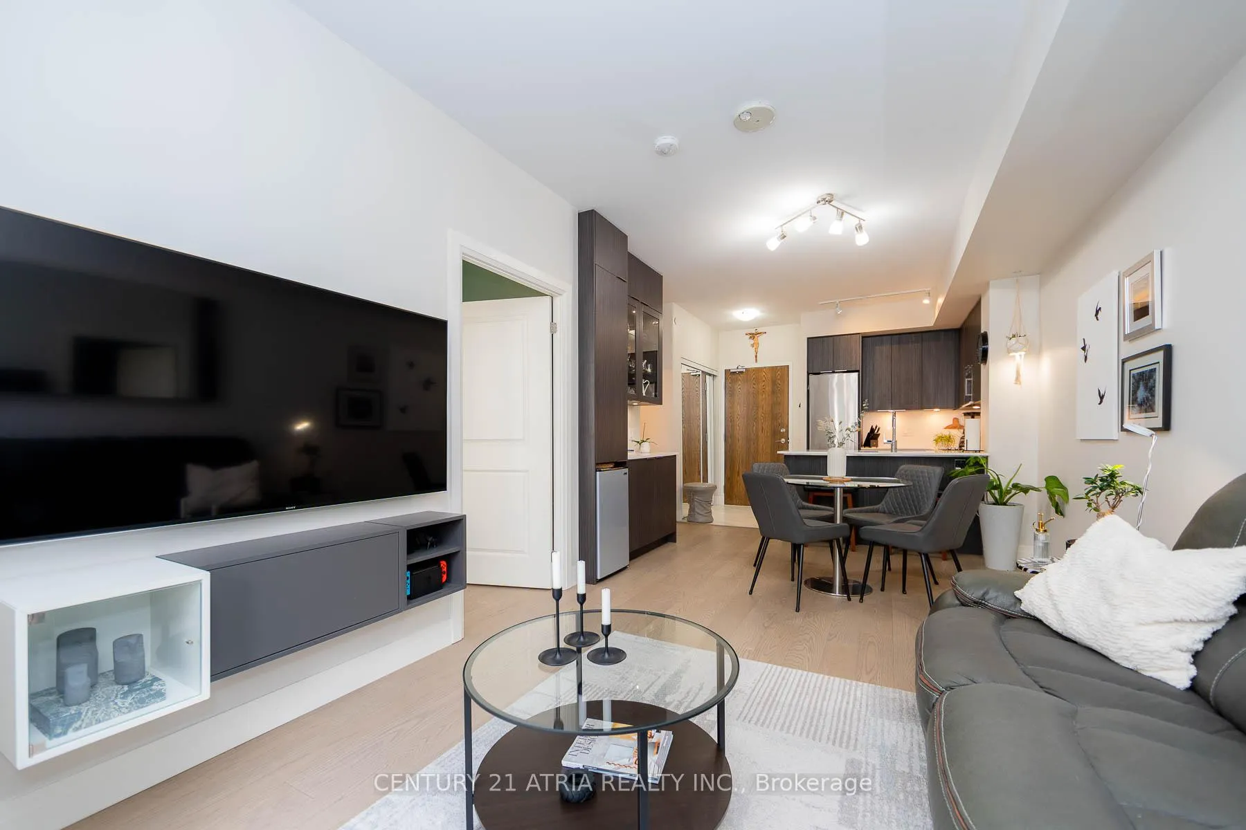 Photo 10 of Unit 532, 99 Eagle Rock Way, Vaughan, Maple — HOMEH