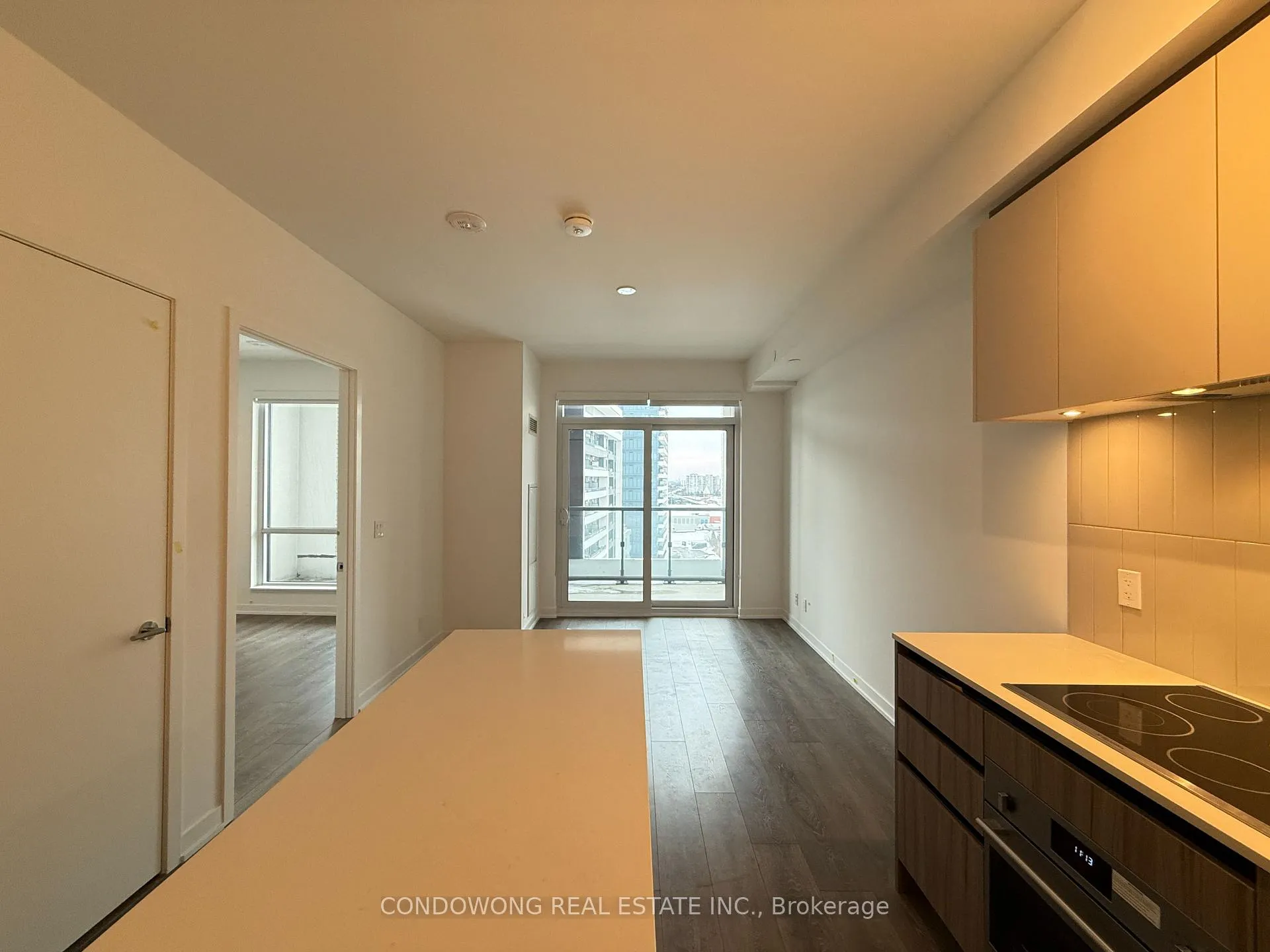 Front of Unit 1121, 7950 Bathurst Street