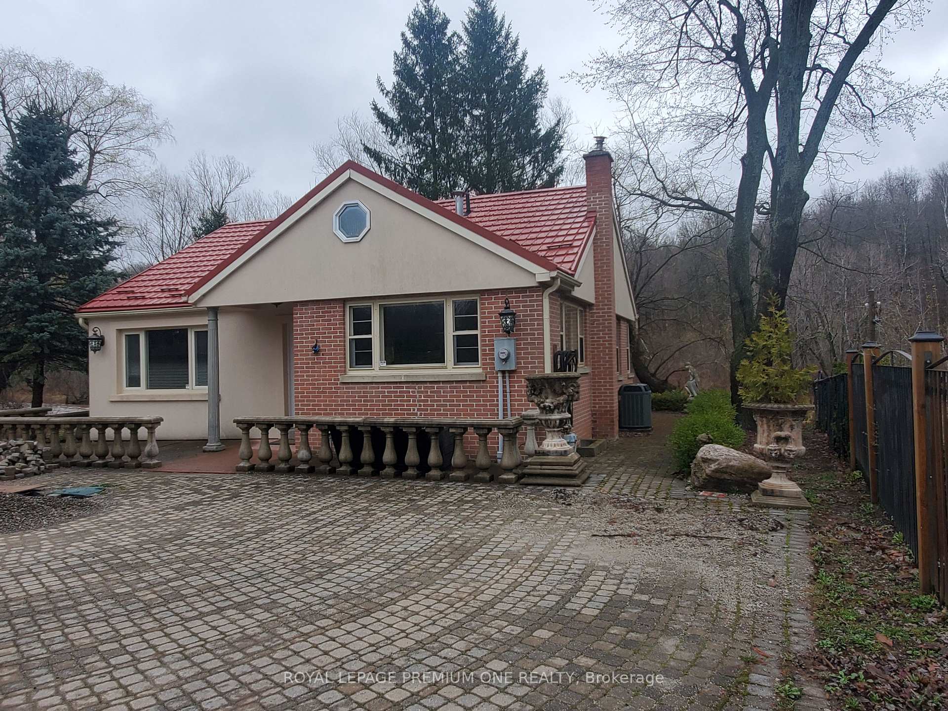 Photo 1 of 133 King Street, Caledon, Rural Caledon — HOMEH