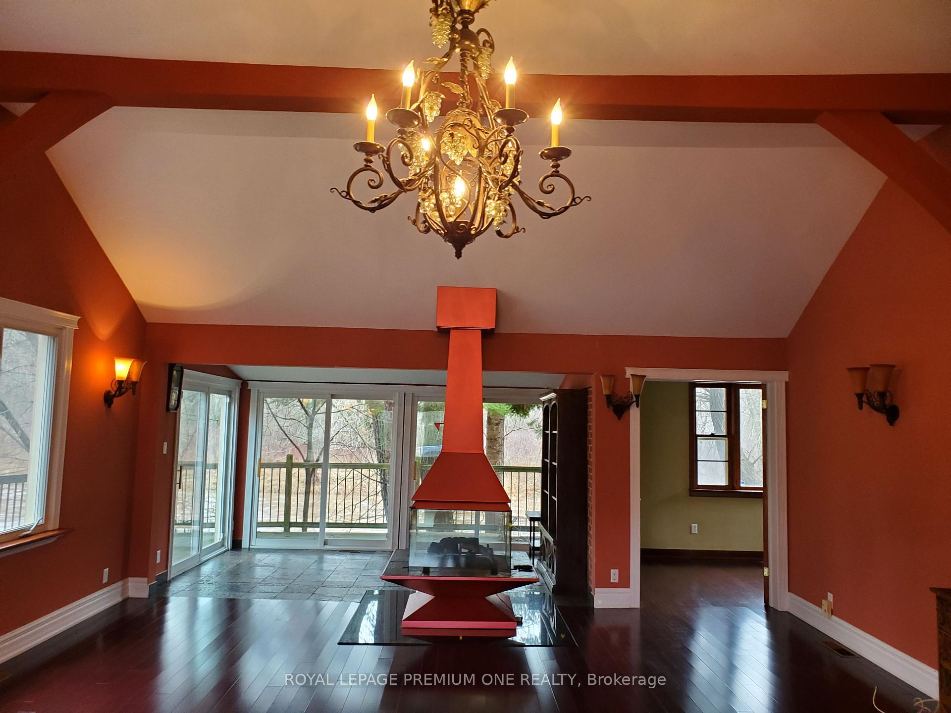 Photo 5 of 133 King Street, Caledon, Rural Caledon — HOMEH