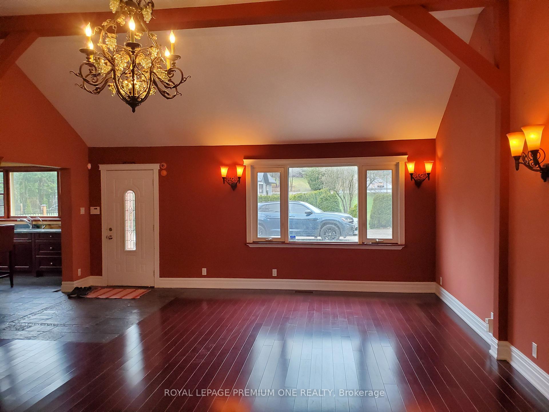 Photo 6 of 133 King Street, Caledon, Rural Caledon — HOMEH