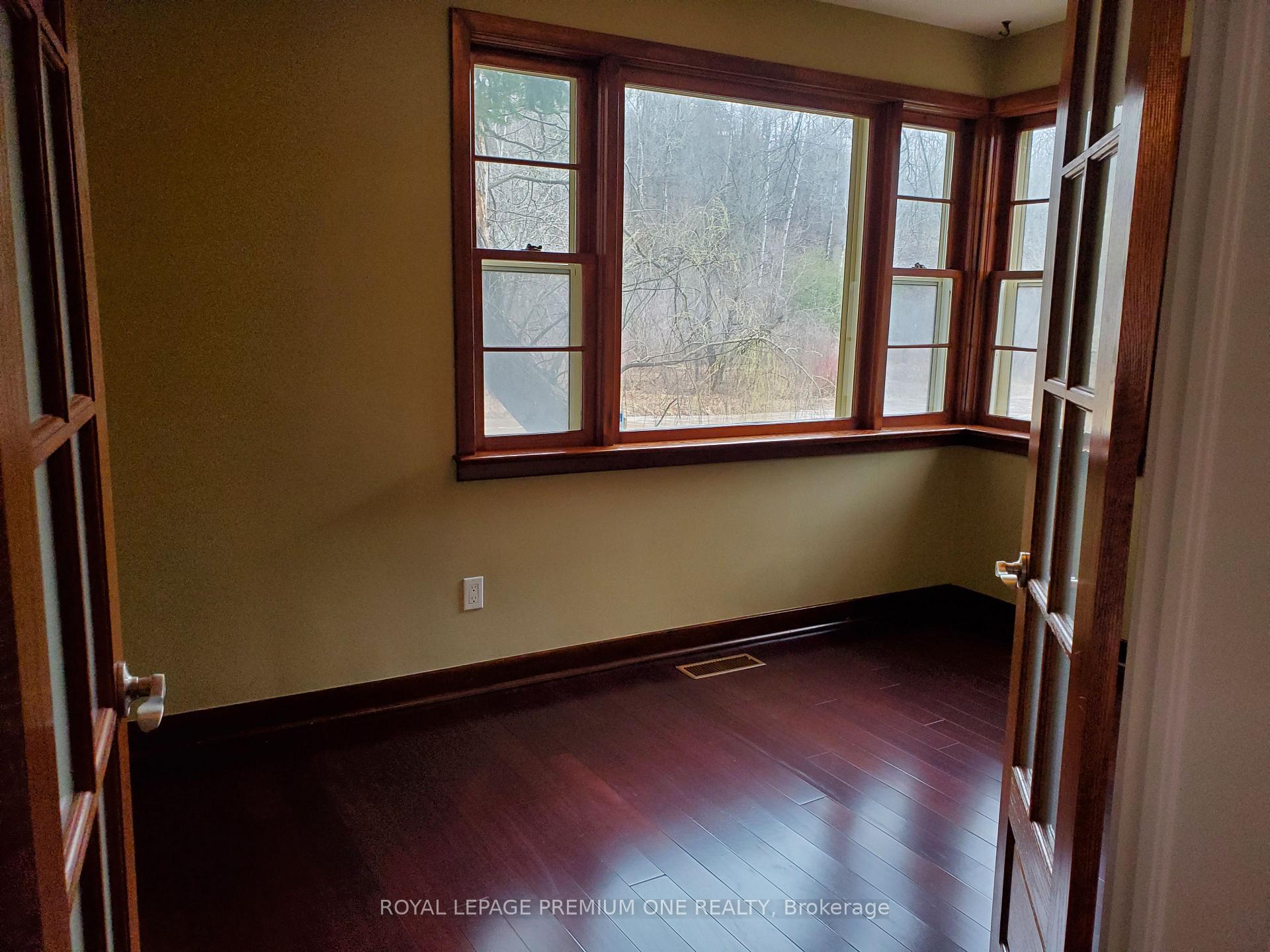 Photo 8 of 133 King Street, Caledon, Rural Caledon — HOMEH