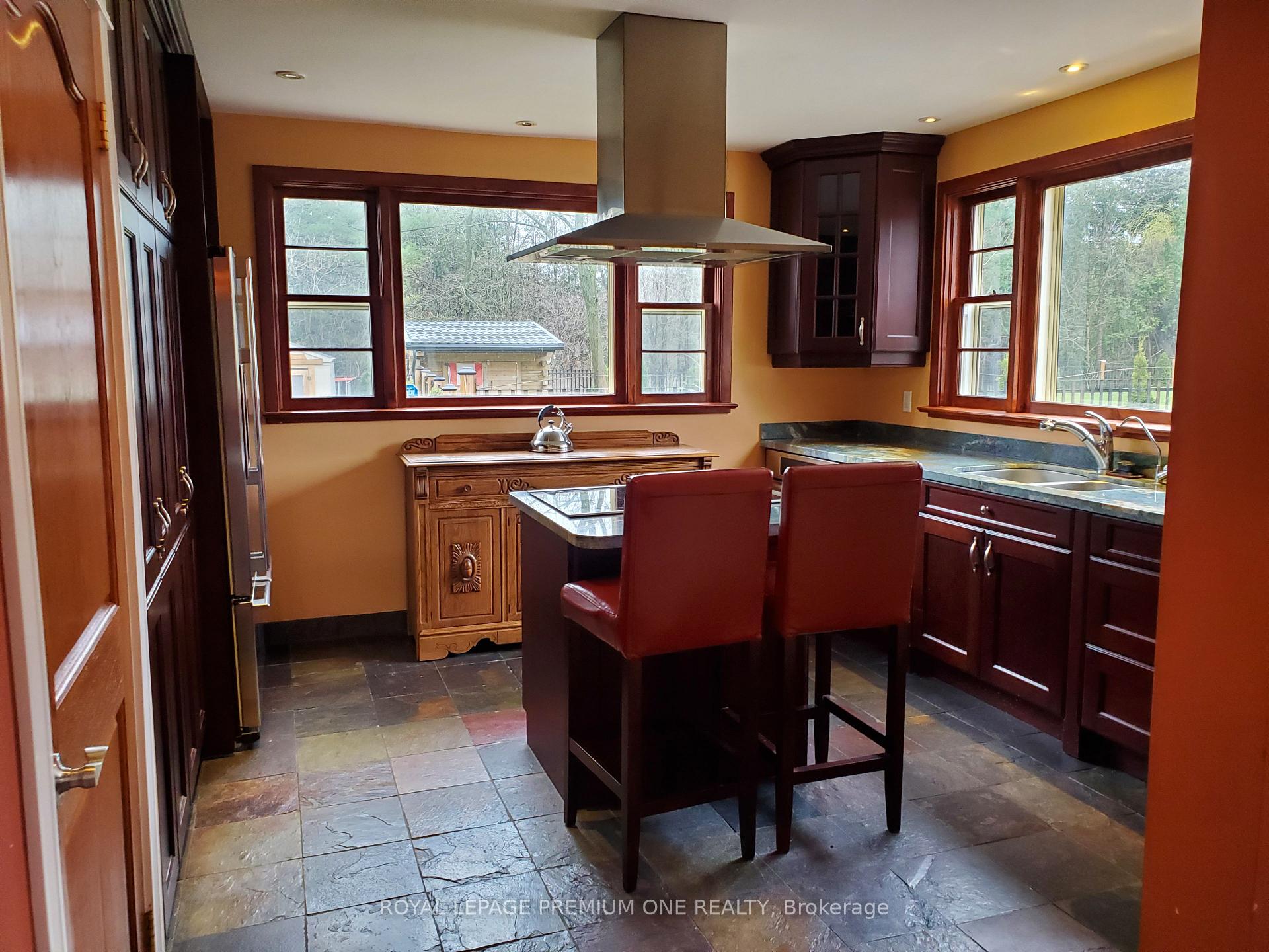 Photo 9 of 133 King Street, Caledon, Rural Caledon — HOMEH