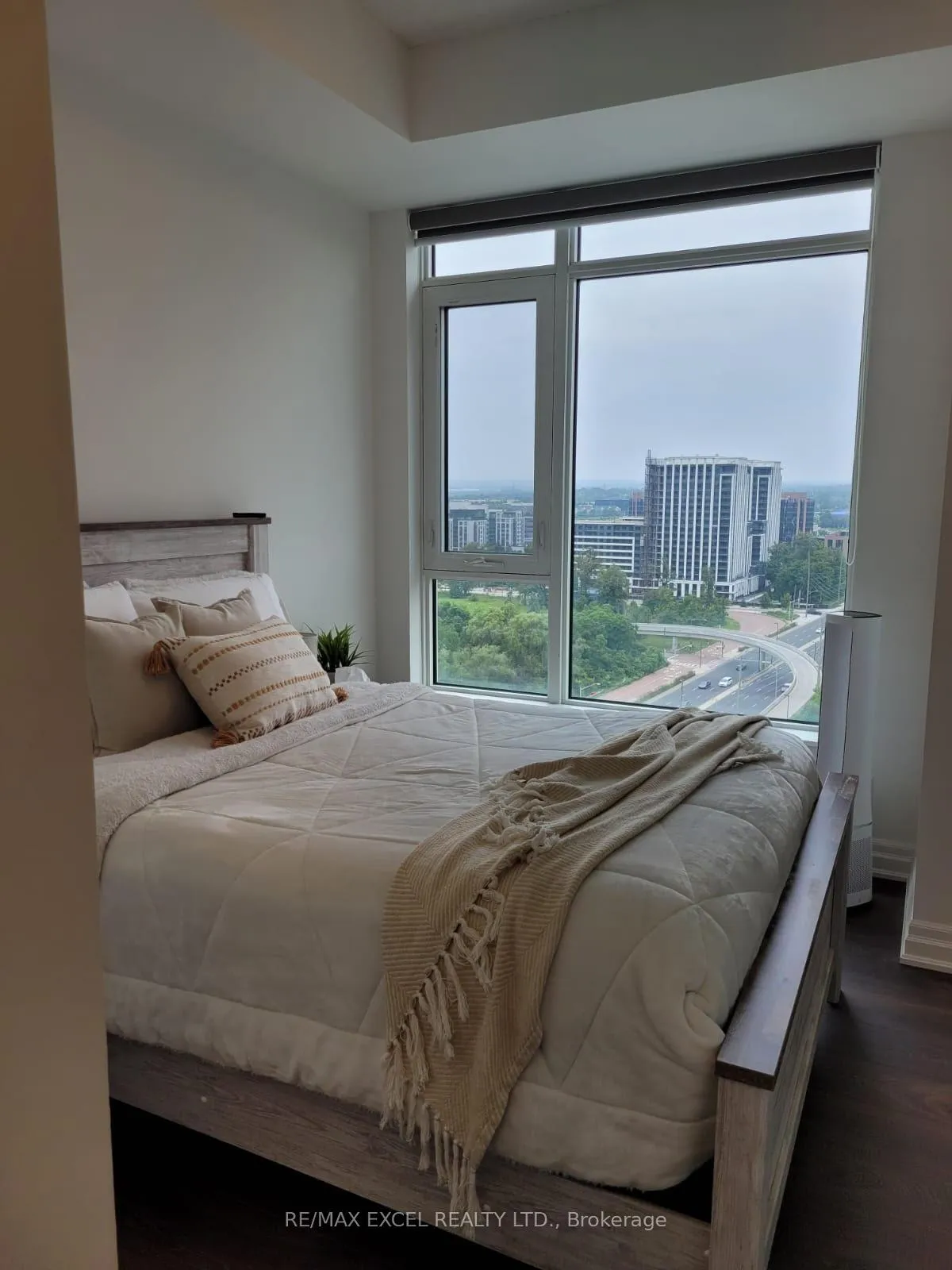 Photo 6 of Unit 1502, 10 Rouge Valley Drive, Markham, Unionville — HOMEH