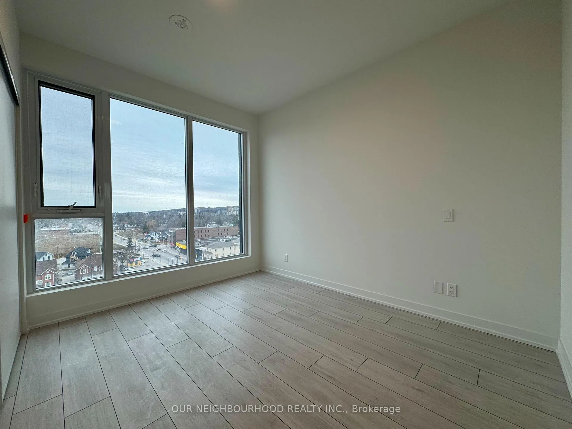 Photo 15 of Unit 911, 39 Mary Street, Barrie, City Centre — HOMEH