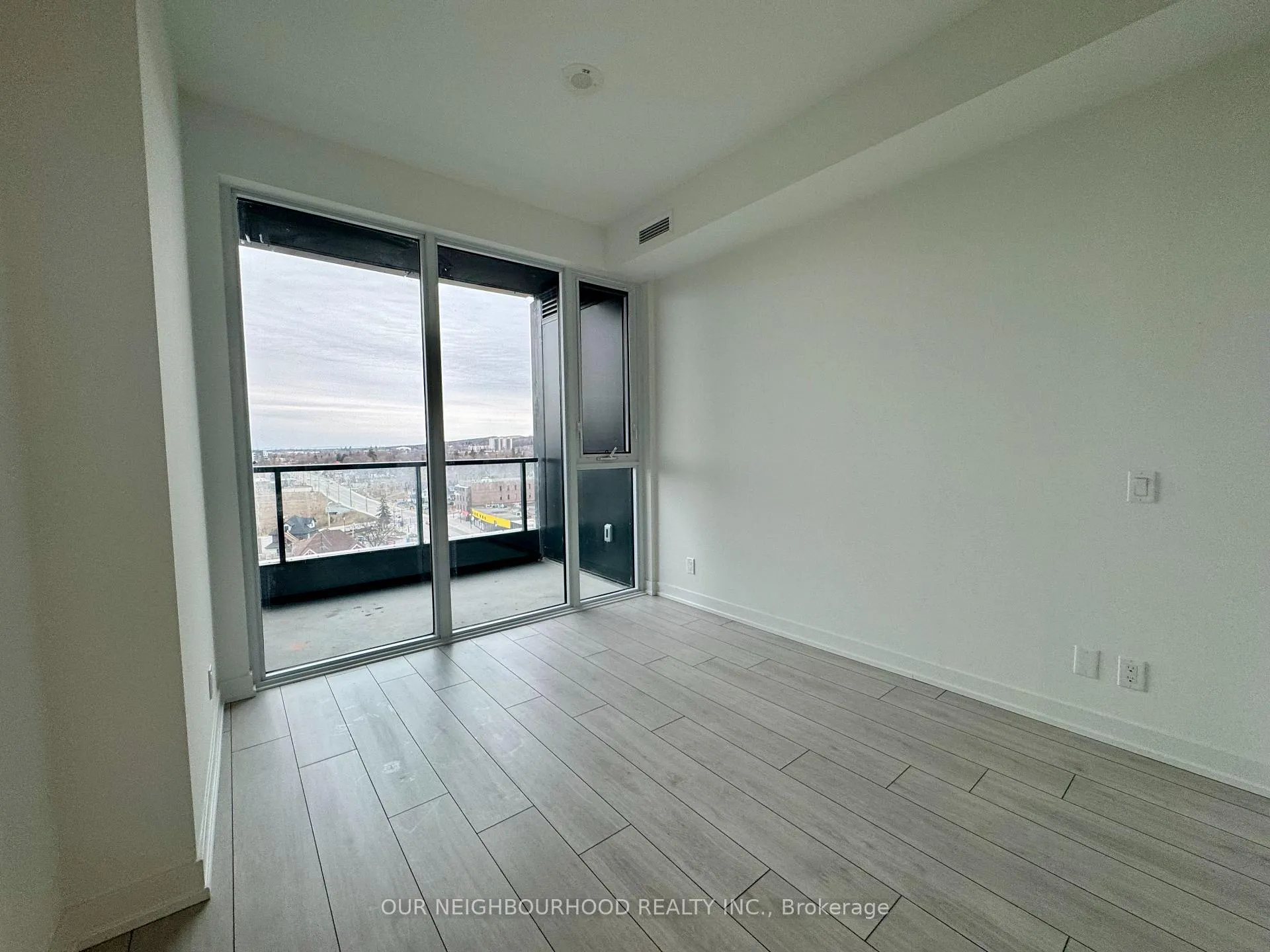Photo 19 of Unit 911, 39 Mary Street, Barrie, City Centre — HOMEH