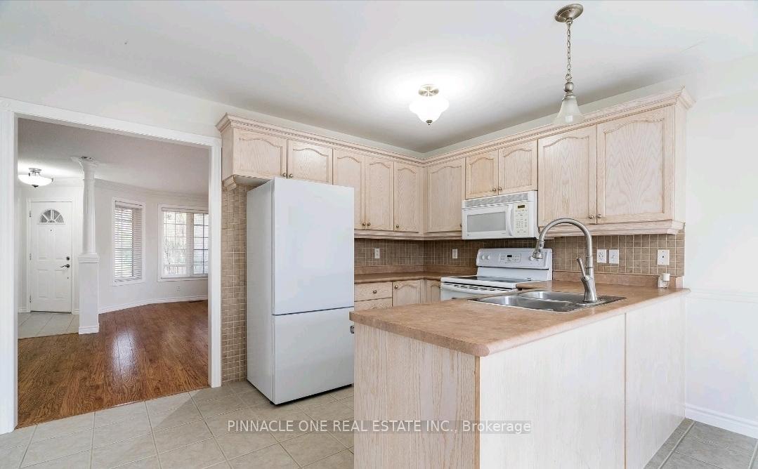 Photo 5 of 251 Pringle Drive, Barrie, Edgehill Drive — HOMEH
