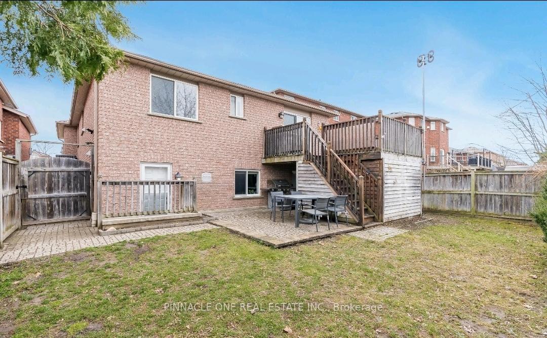 Photo 12 of 251 Pringle Drive, Barrie, Edgehill Drive — HOMEH