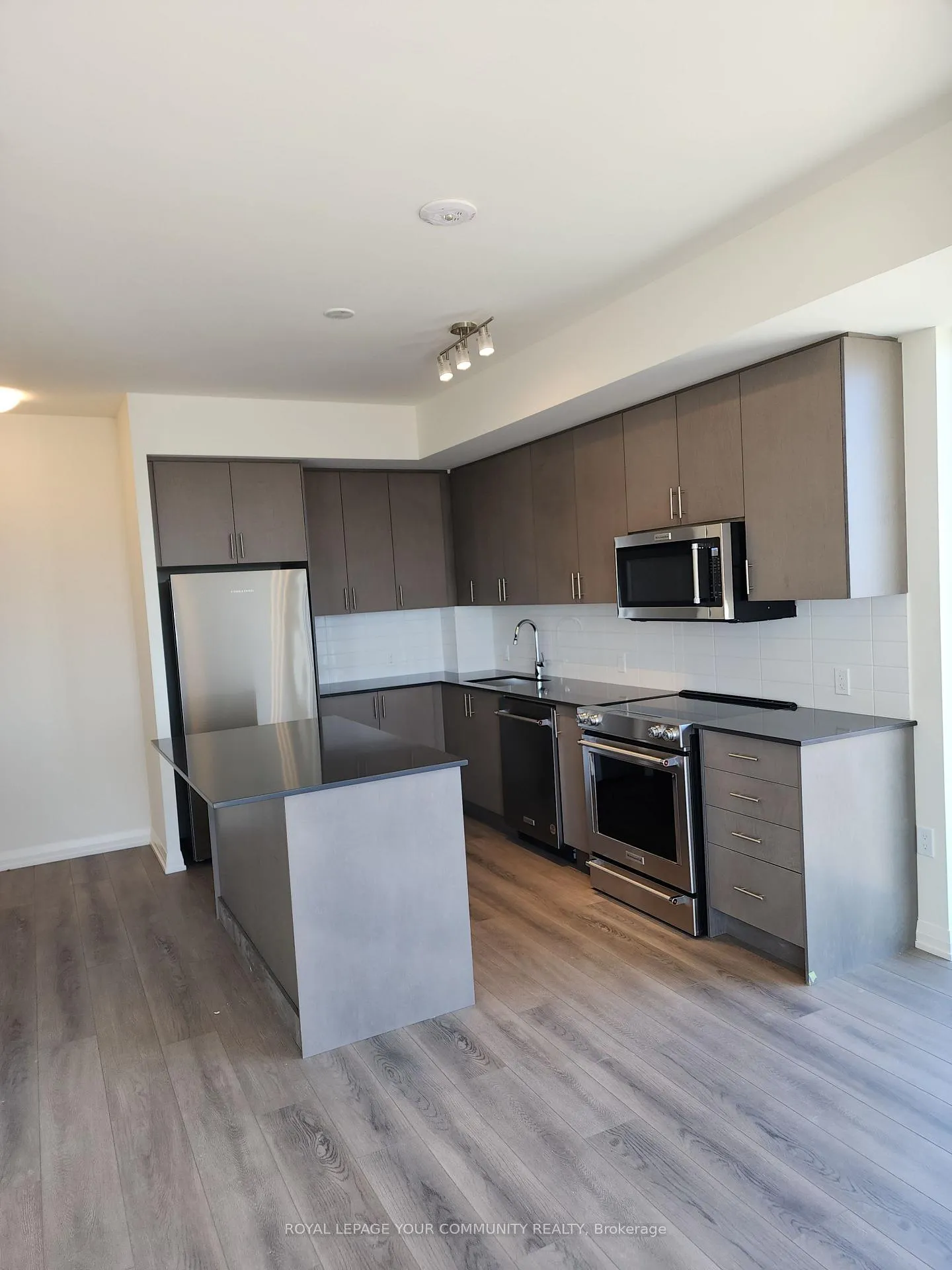 Photo 4 of Unit 1021, 8960 Jane Street, Vaughan, Concord — HOMEH